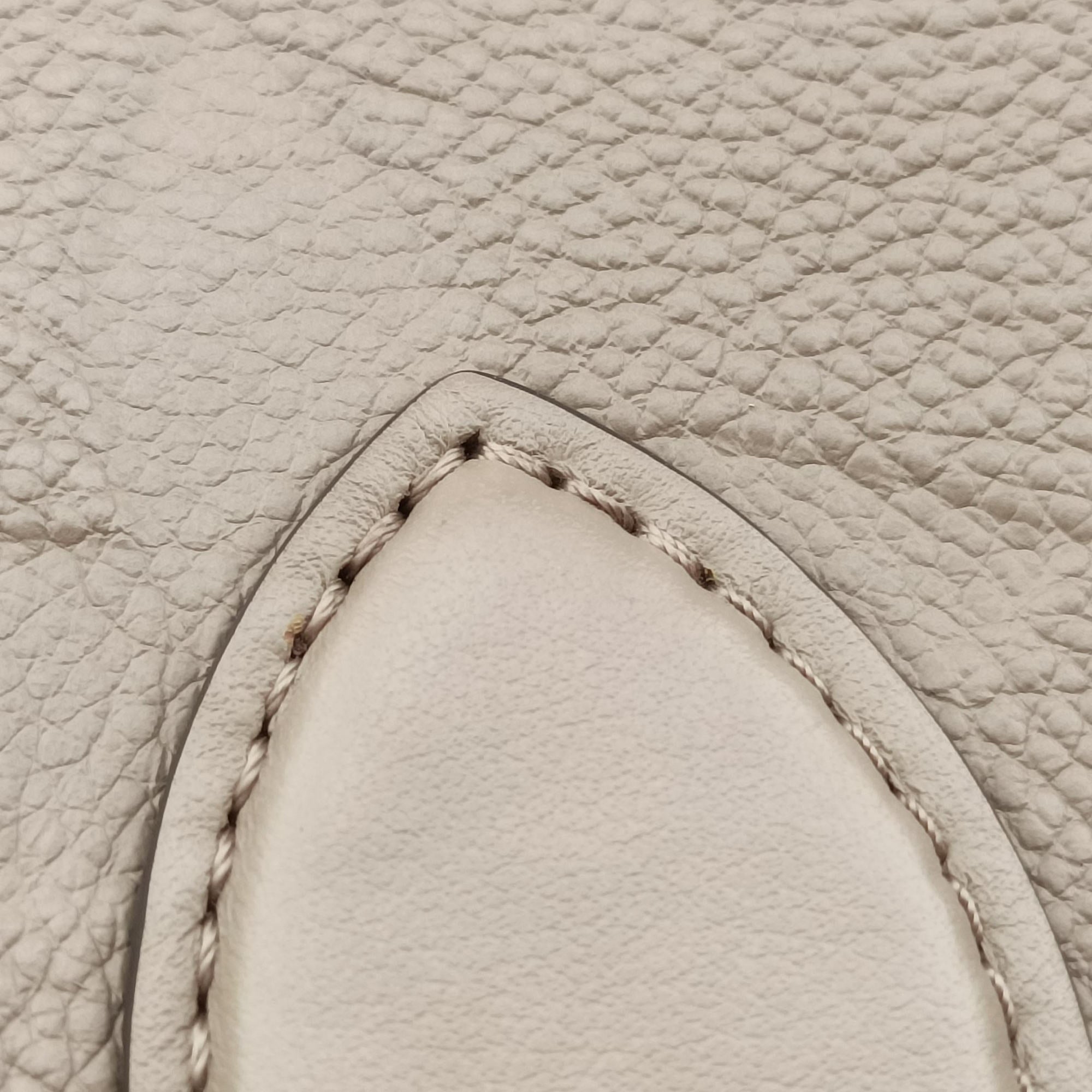 Pre-owned Louis Vuitton OntheGo MM Beige Monogram Empreinte M45607 shoulderbag | stylenewstar