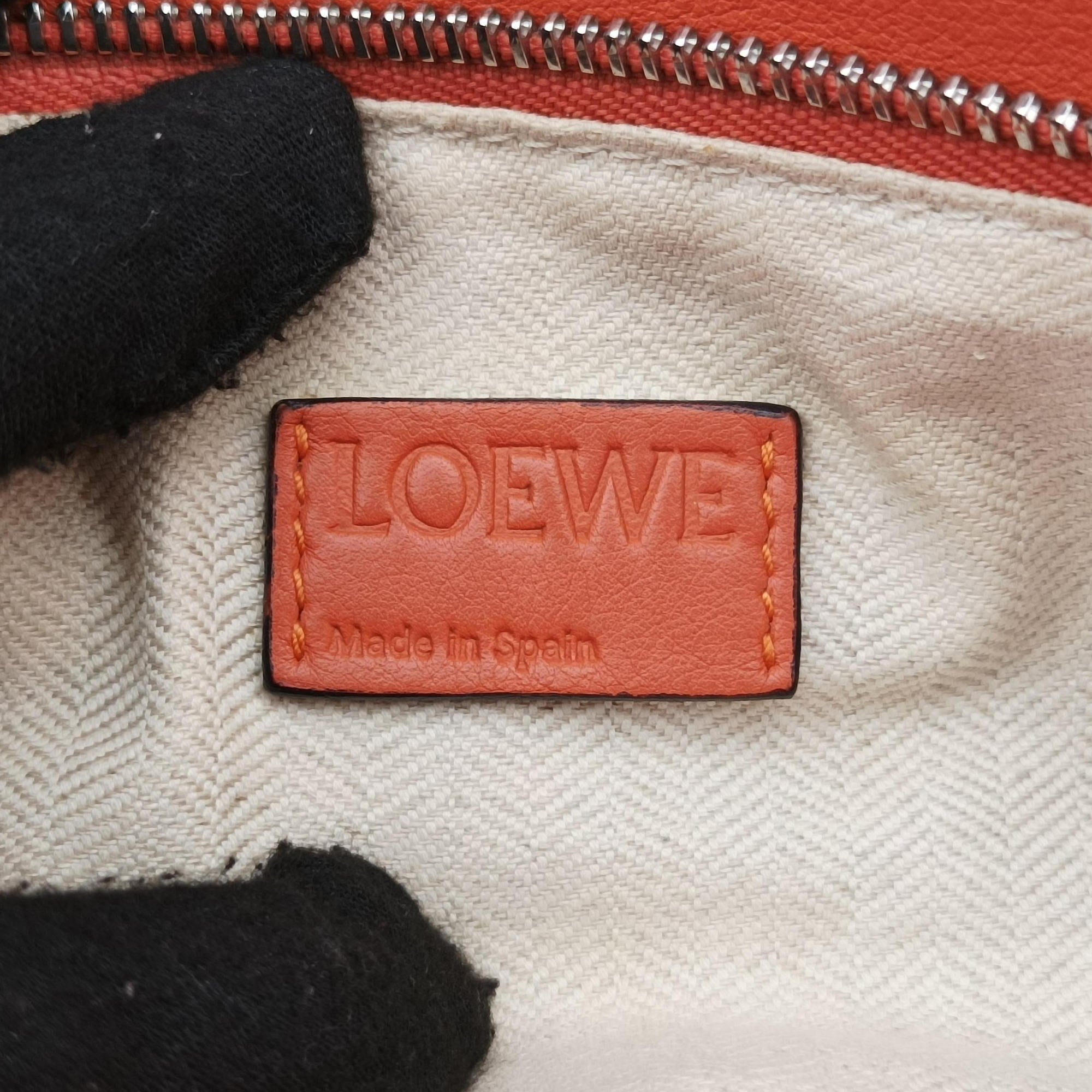 Pre-owned Loewe Puzzle Bag Medium Orange Leather  shoulderbag | stylenewstar