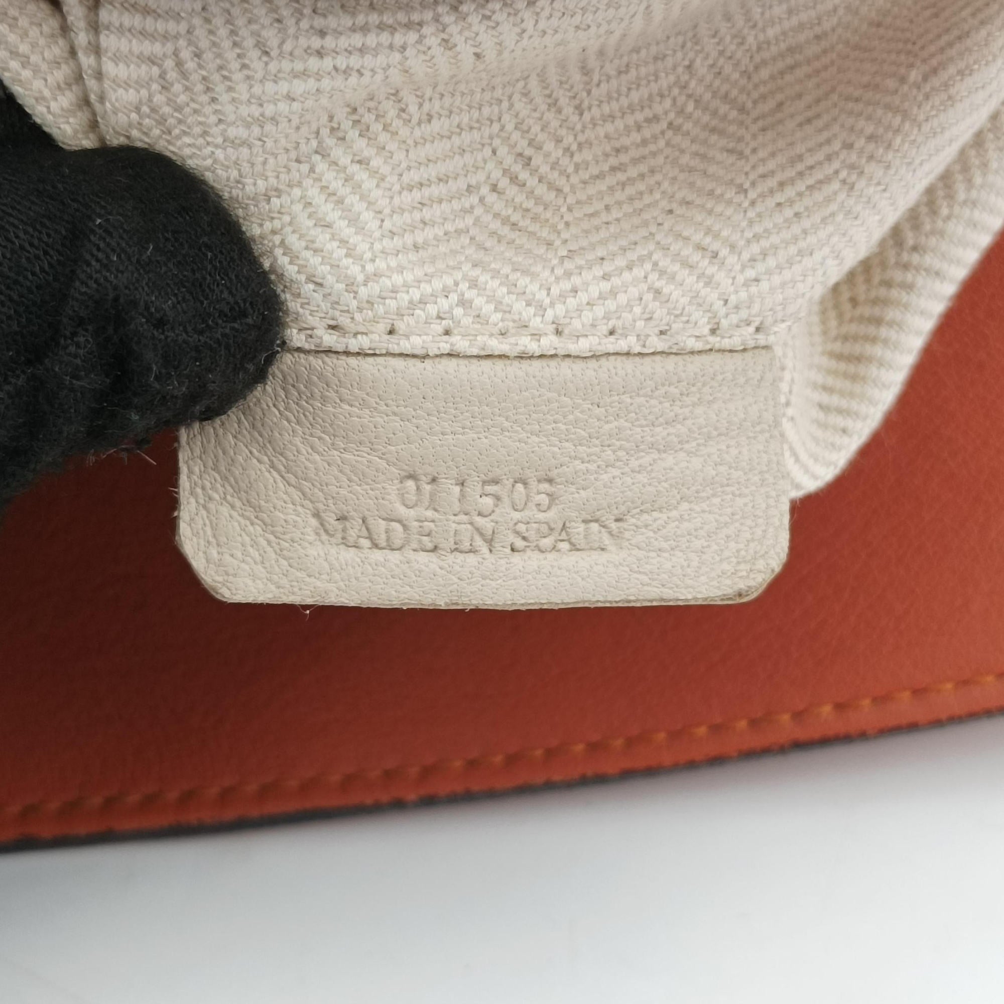 Pre-owned Loewe Puzzle Bag Medium Orange Leather  shoulderbag | stylenewstar