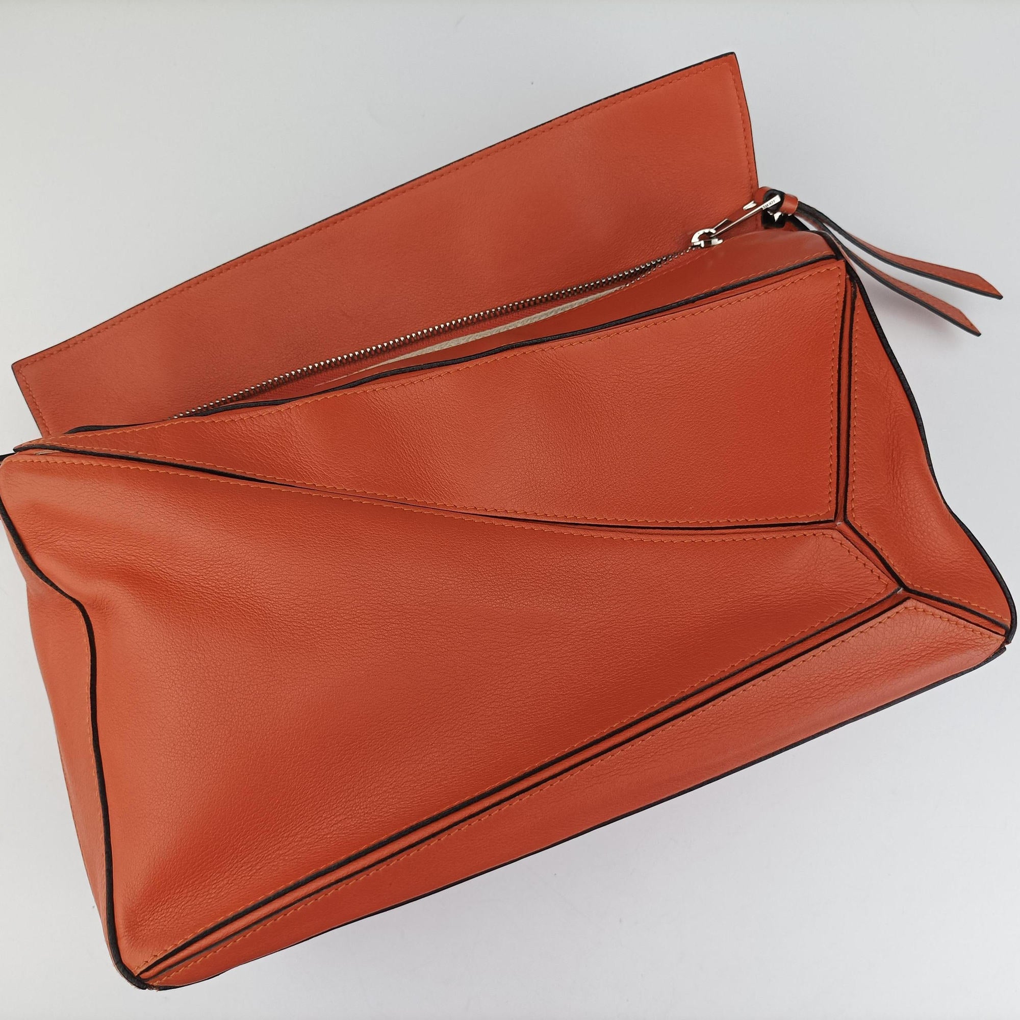 Pre-owned Loewe Puzzle Bag Medium Orange Leather  shoulderbag | stylenewstar