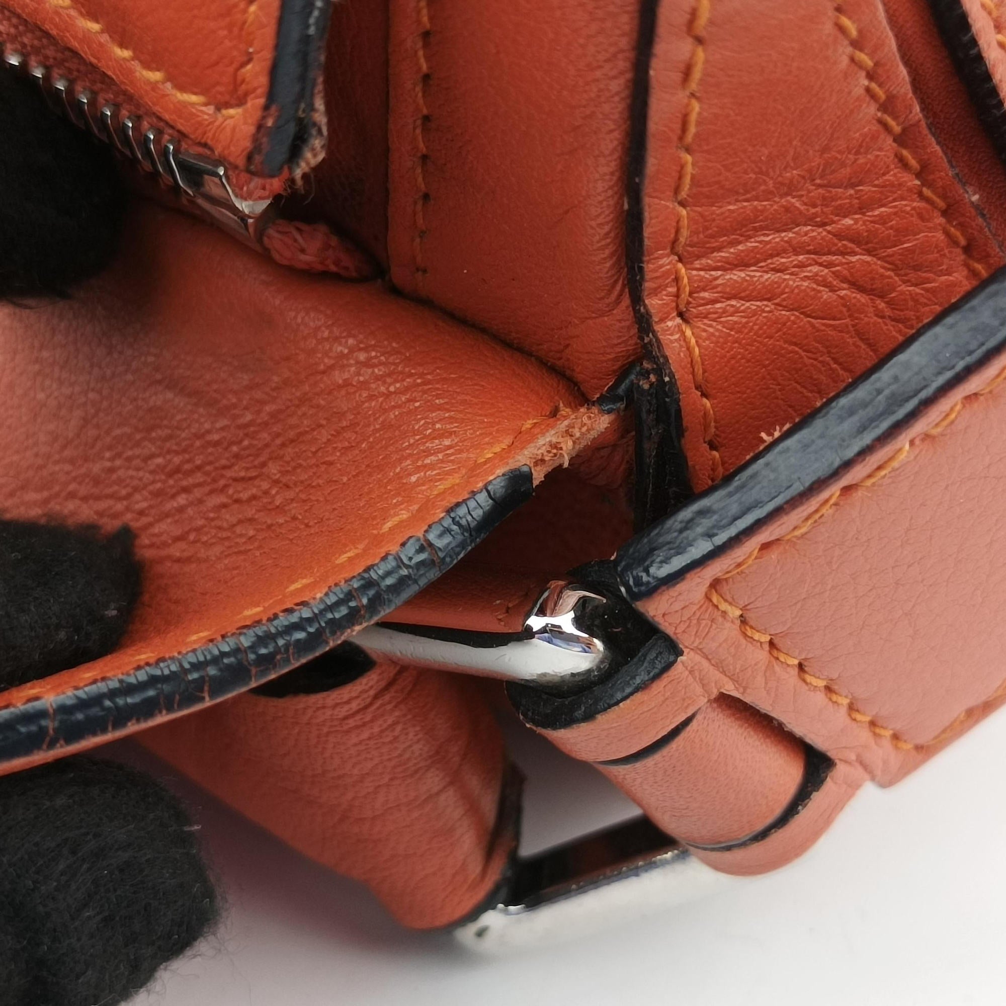 Pre-owned Loewe Puzzle Bag Medium Orange Leather  shoulderbag | stylenewstar
