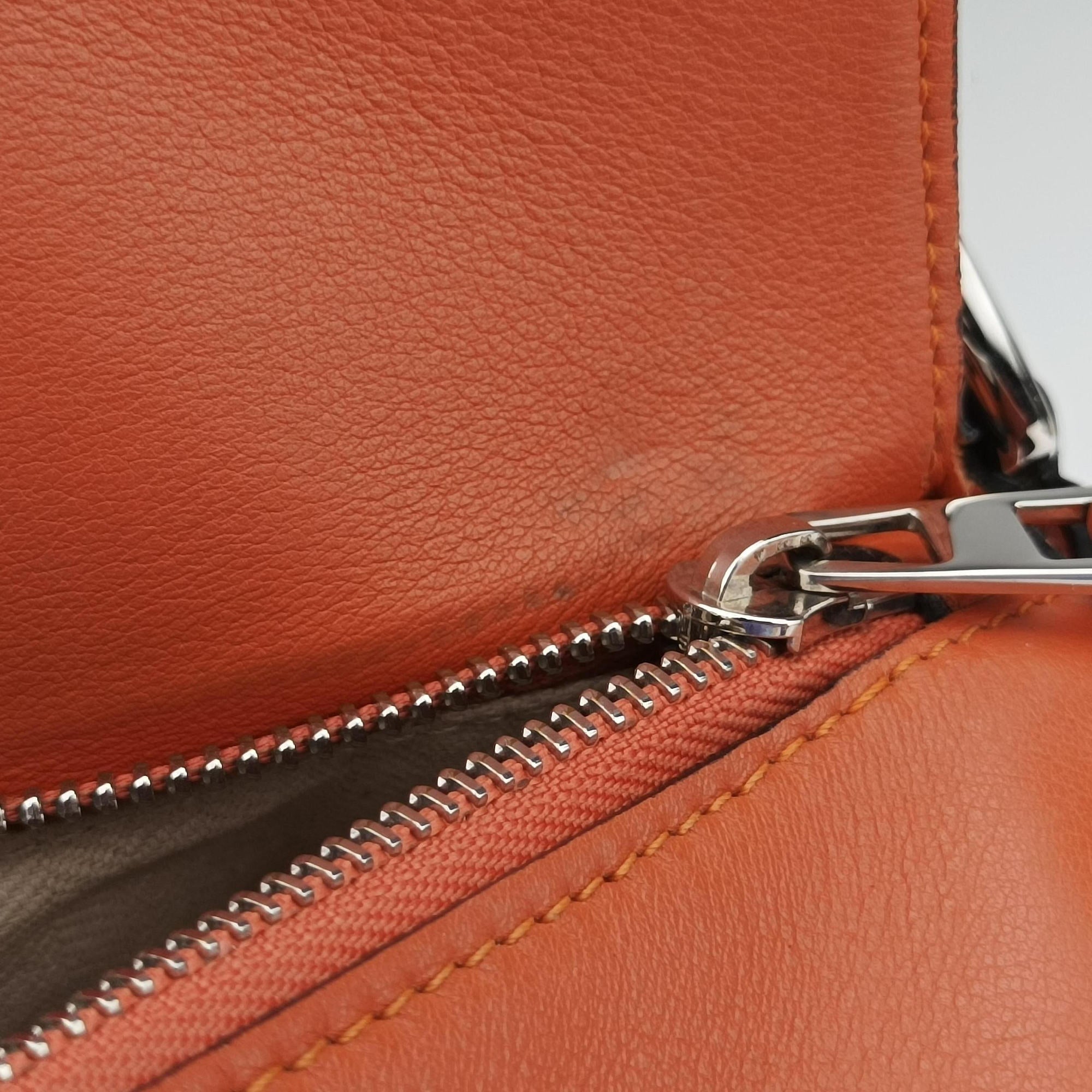 Pre-owned Loewe Puzzle Bag Medium Orange Leather  shoulderbag | stylenewstar