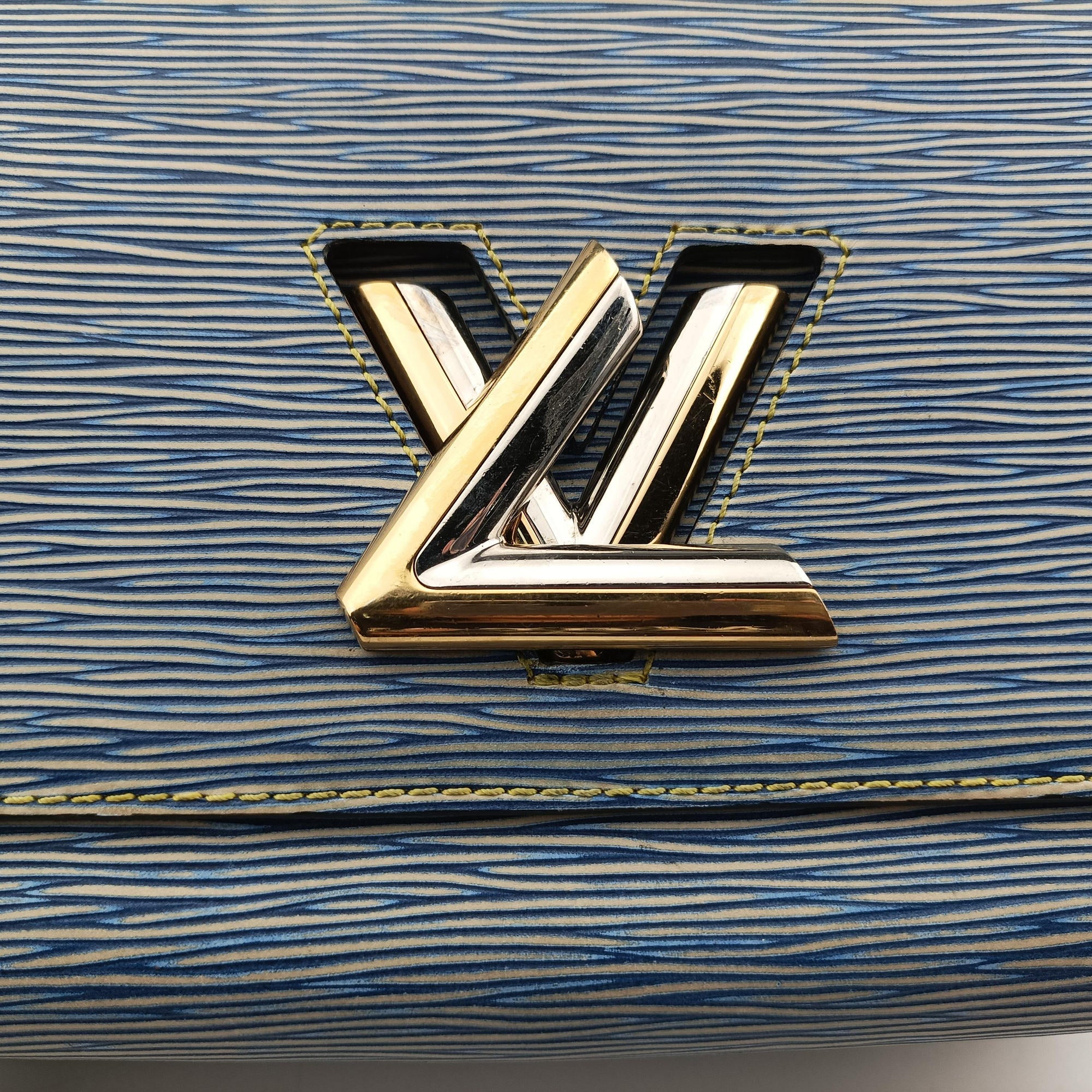 Vintage Louis Vuitton Portefeuille Twist Denim blue Epi M61036 shoulderbag | stylenewstar