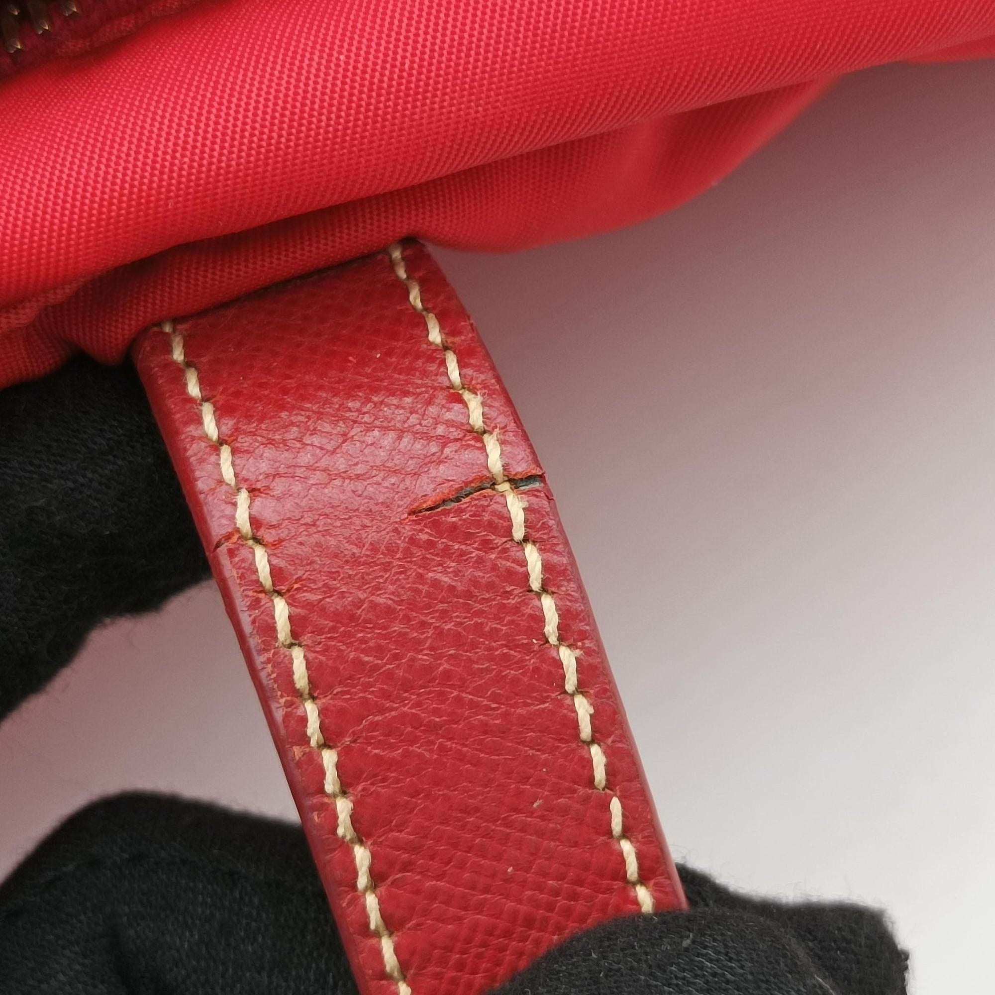 Pre-owned Prada Triangle Logo Red nylon  shoulderbag | stylenewstar