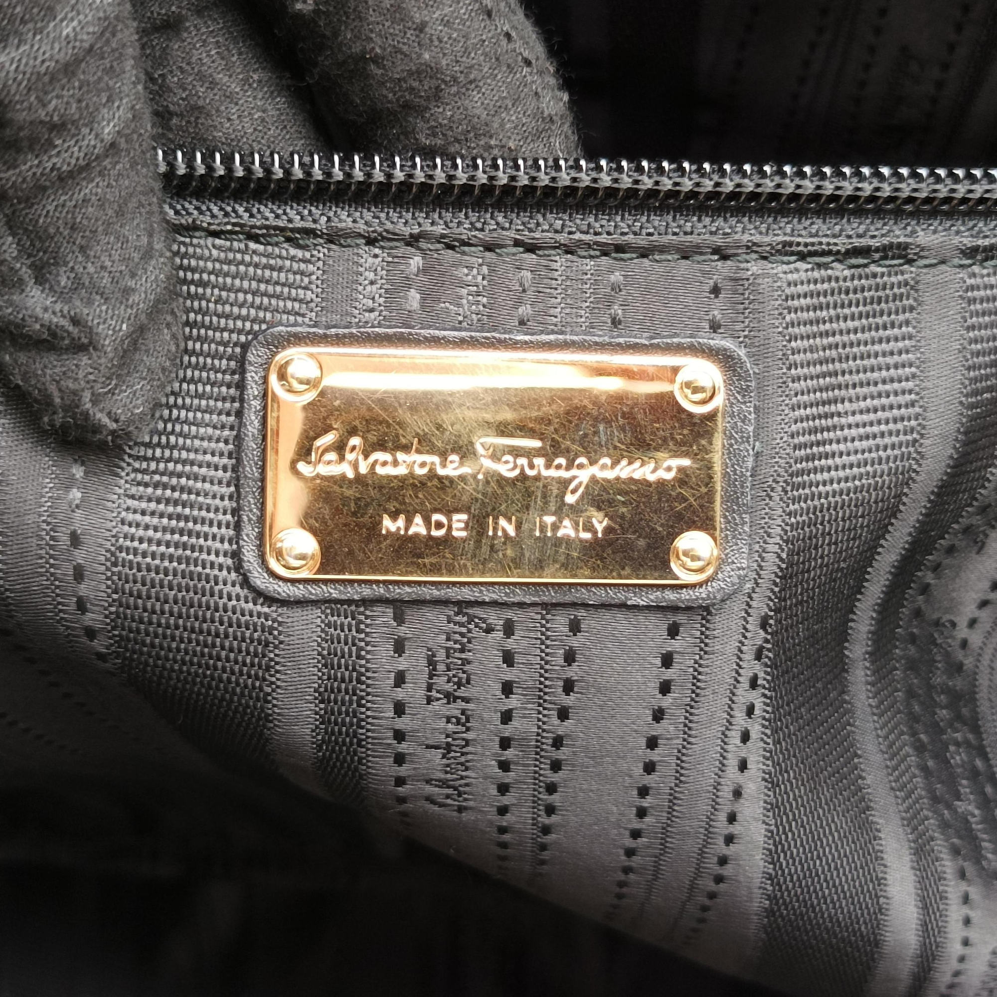 Pre-owned Ferragamo Wanda Black Leather  shoulderbag | stylenewstar