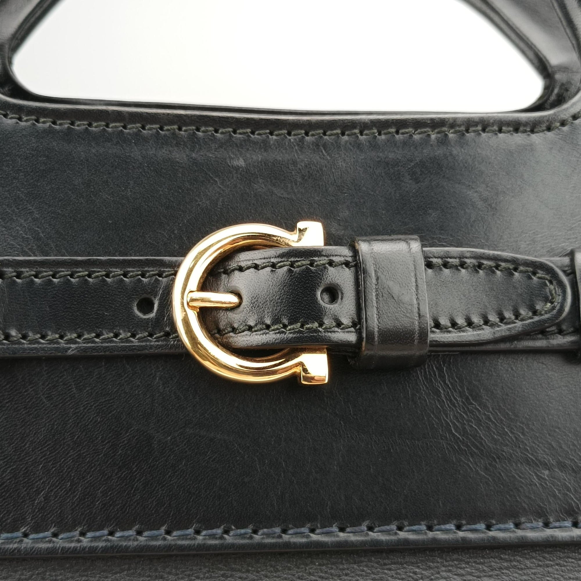Pre-owned Ferragamo Wanda Black Leather  shoulderbag | stylenewstar