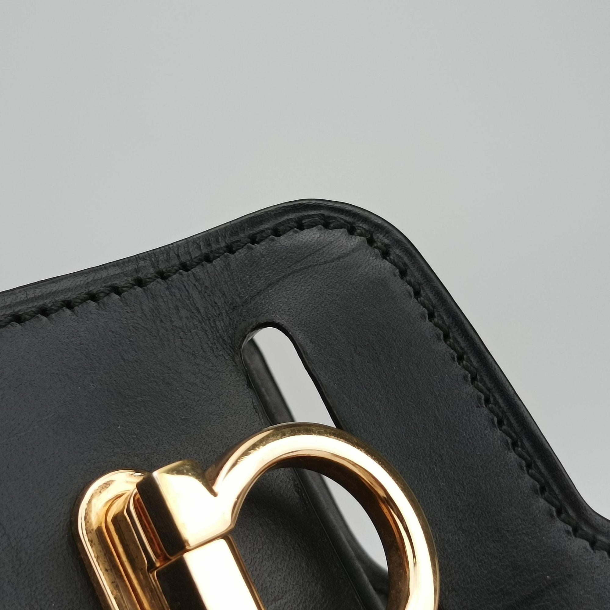 Pre-owned Ferragamo Wanda Black Leather  shoulderbag | stylenewstar