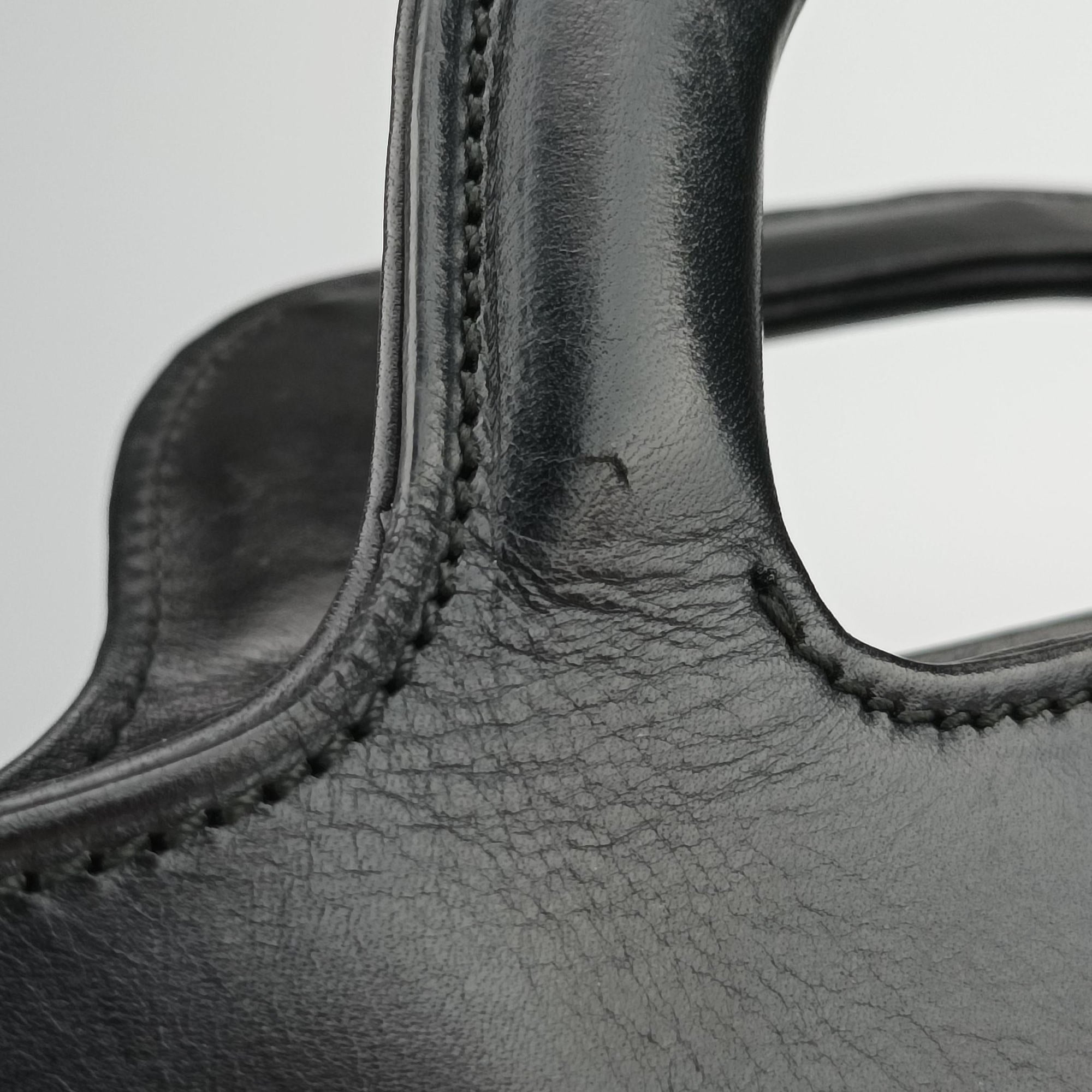 Pre-owned Ferragamo Wanda Black Leather  shoulderbag | stylenewstar