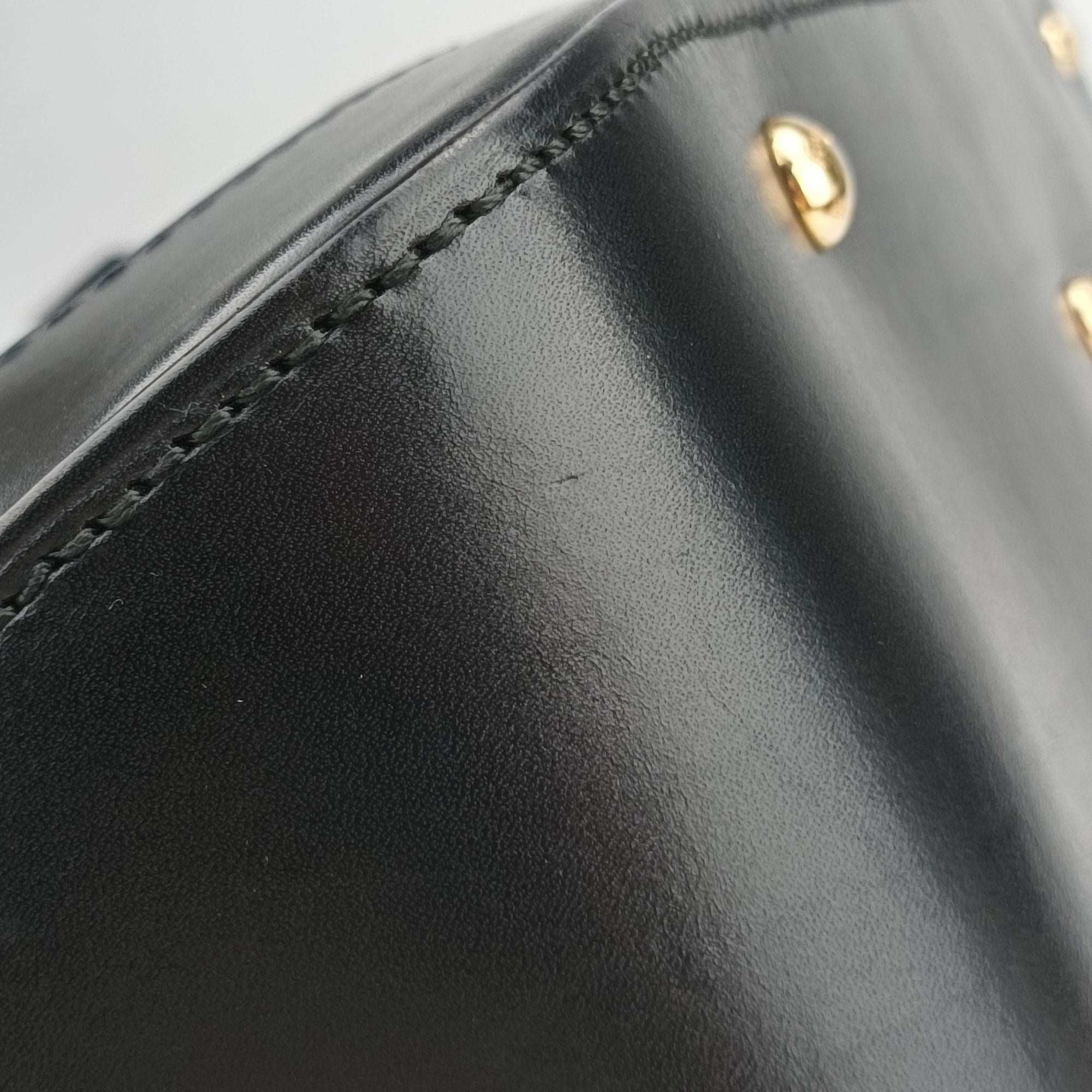 Pre-owned Ferragamo Wanda Black Leather  shoulderbag | stylenewstar