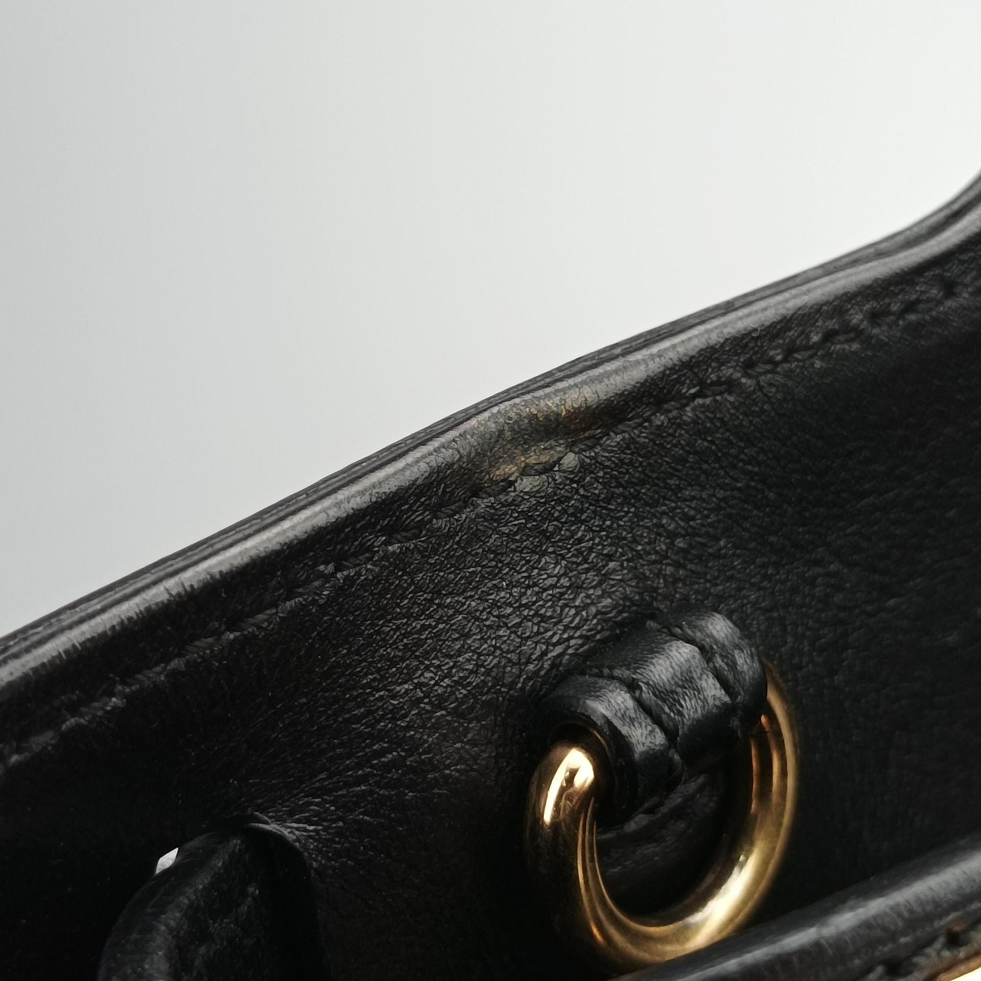 Pre-owned Ferragamo Wanda Black Leather  shoulderbag | stylenewstar