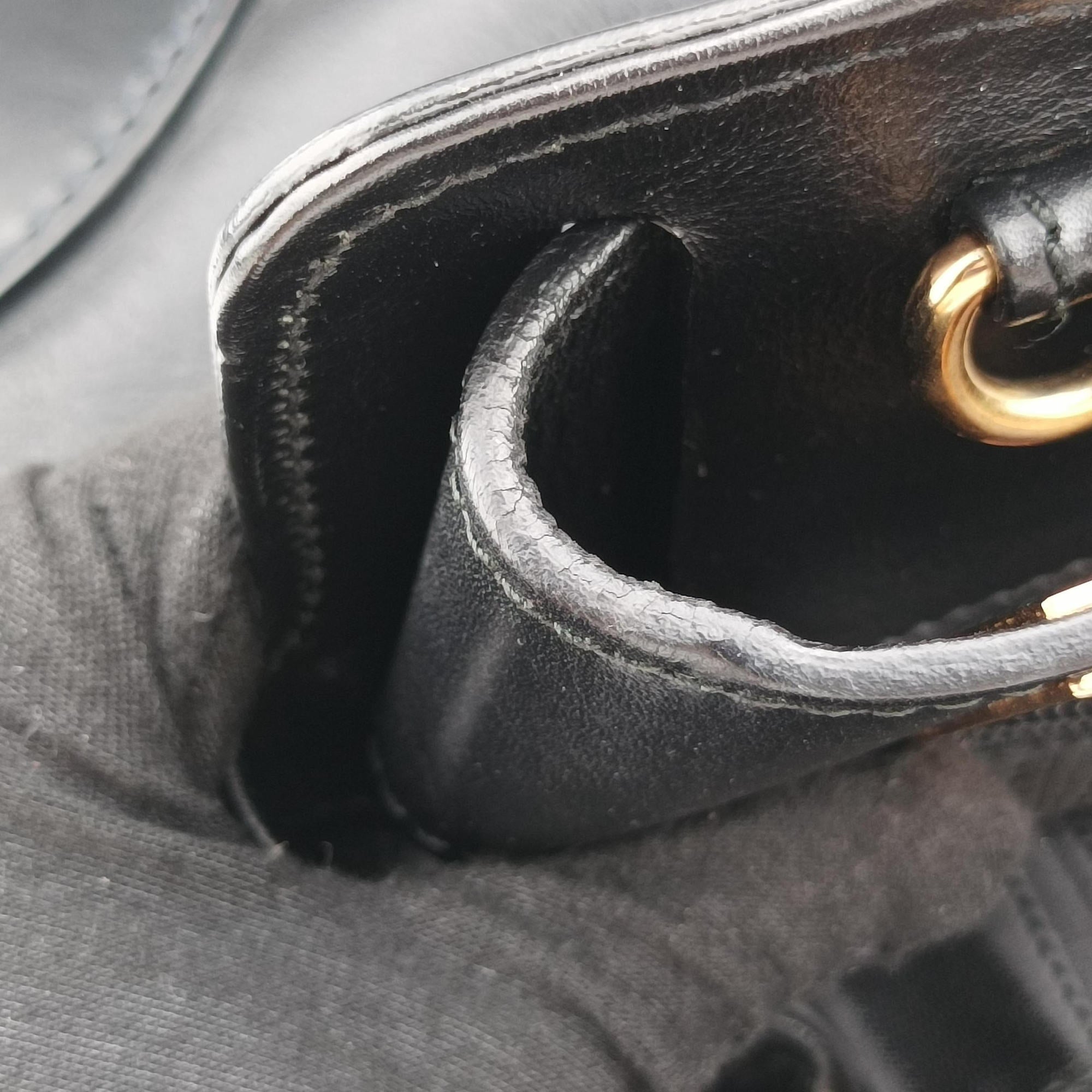 Pre-owned Ferragamo Wanda Black Leather  shoulderbag | stylenewstar