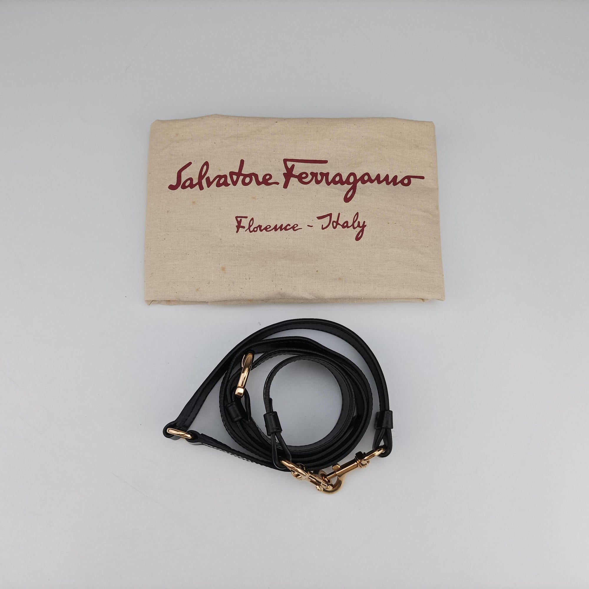 Pre-owned Ferragamo Wanda Black Leather  shoulderbag | stylenewstar