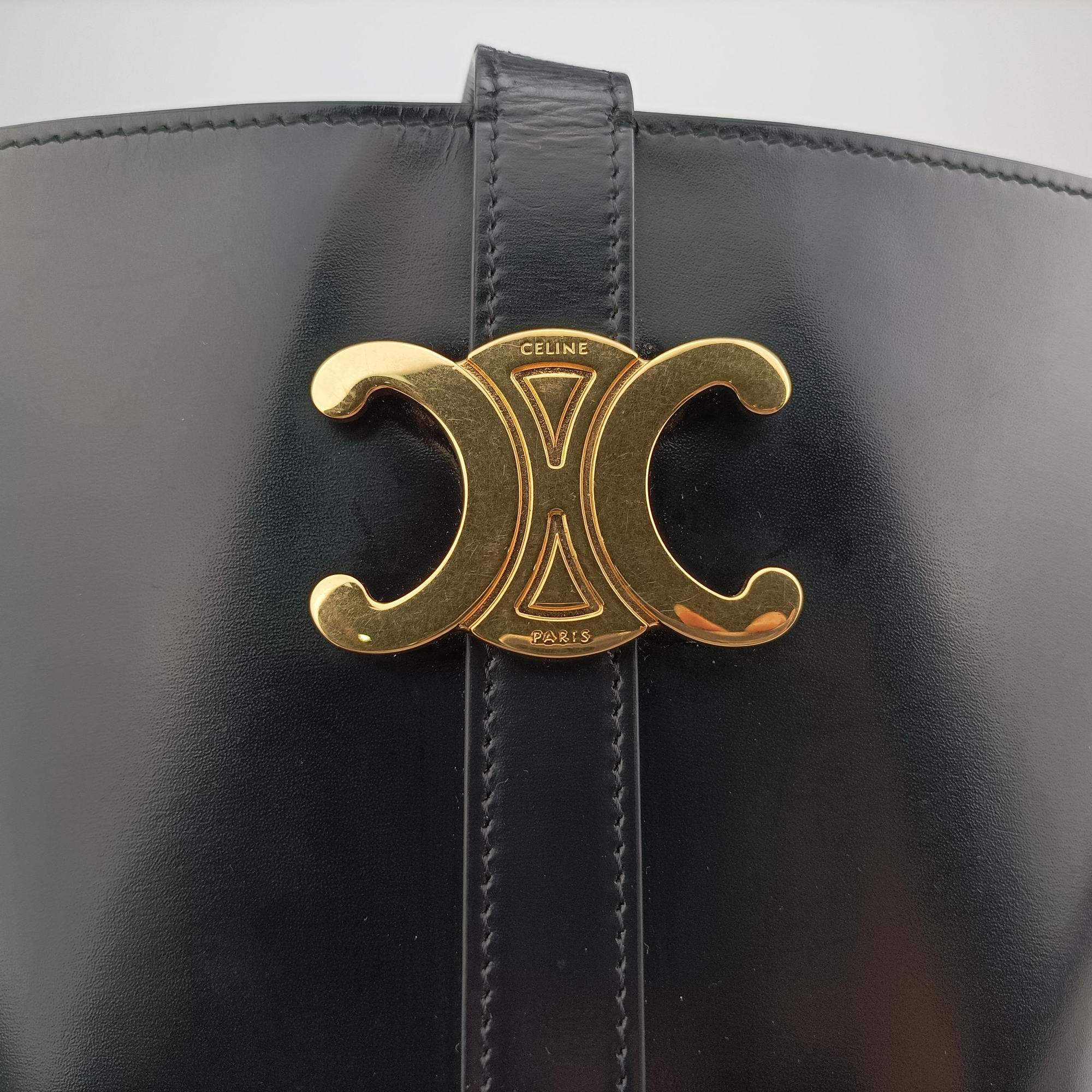 Pre-owned Celine Small Bucket Cuir Triomphe Black Smooth Calfskin 110423 shoulderbag | stylenewstar