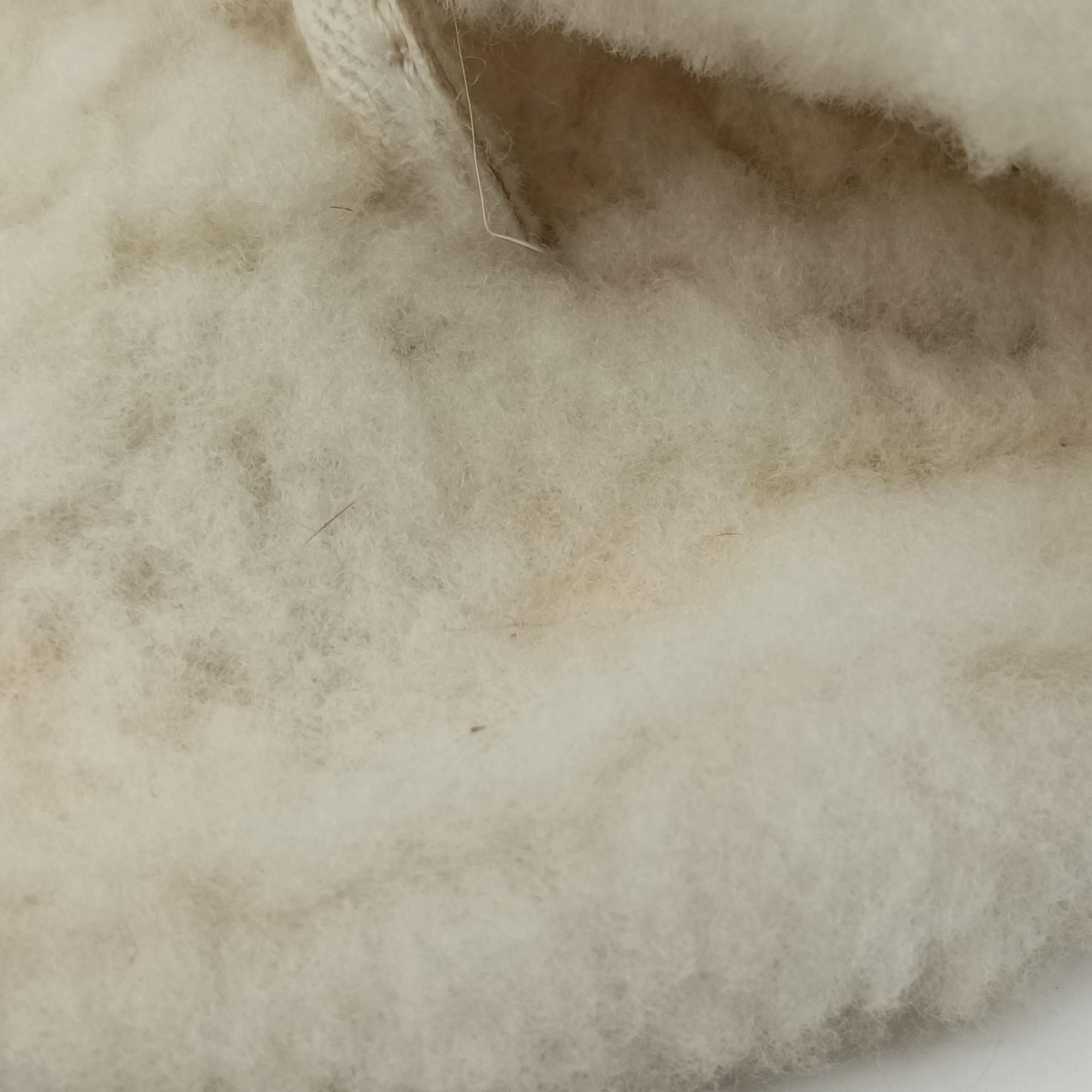 Pre-owned Chanel Chanel 19 Ivory Shearling × Lambskin  sneakers | stylenewstar