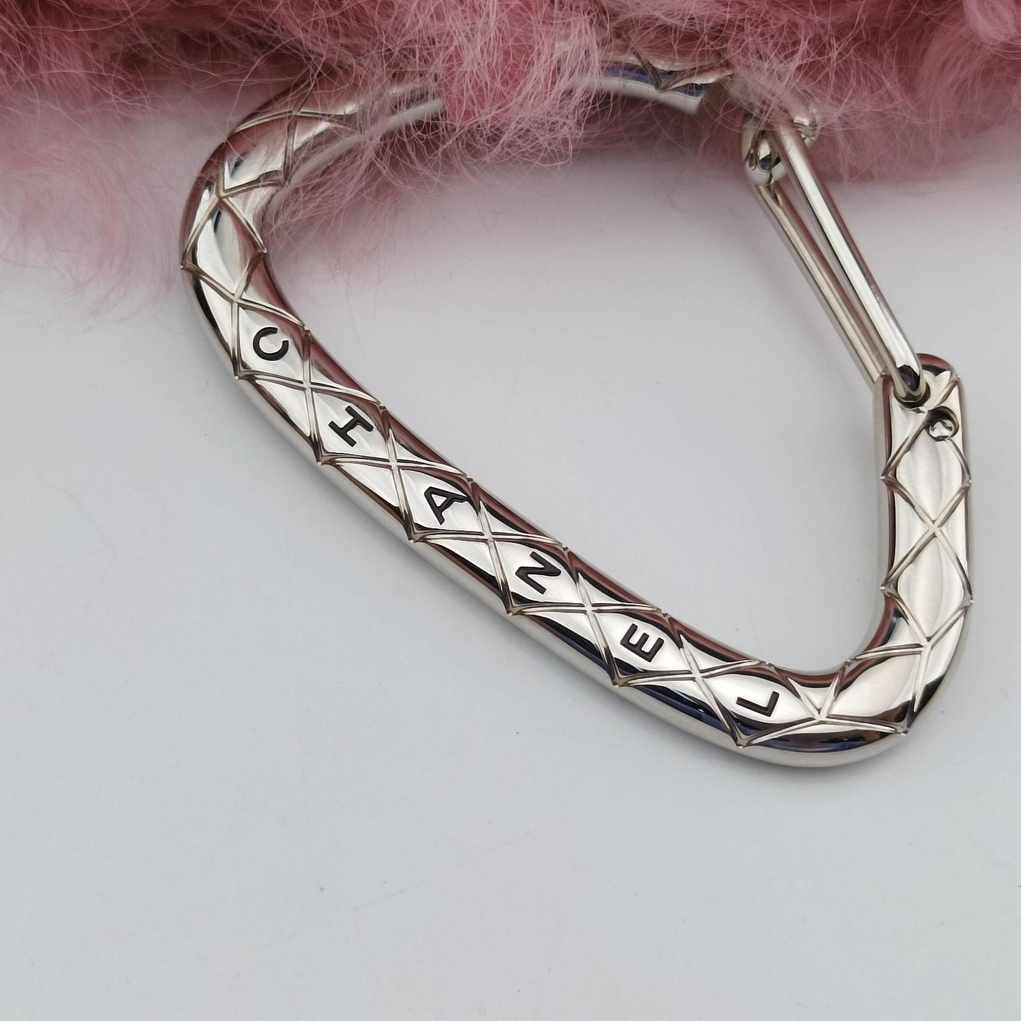 Vintage Chanel Shearling CC Hook Card Holder Pink wool AP2397 clutchbag | stylenewstar