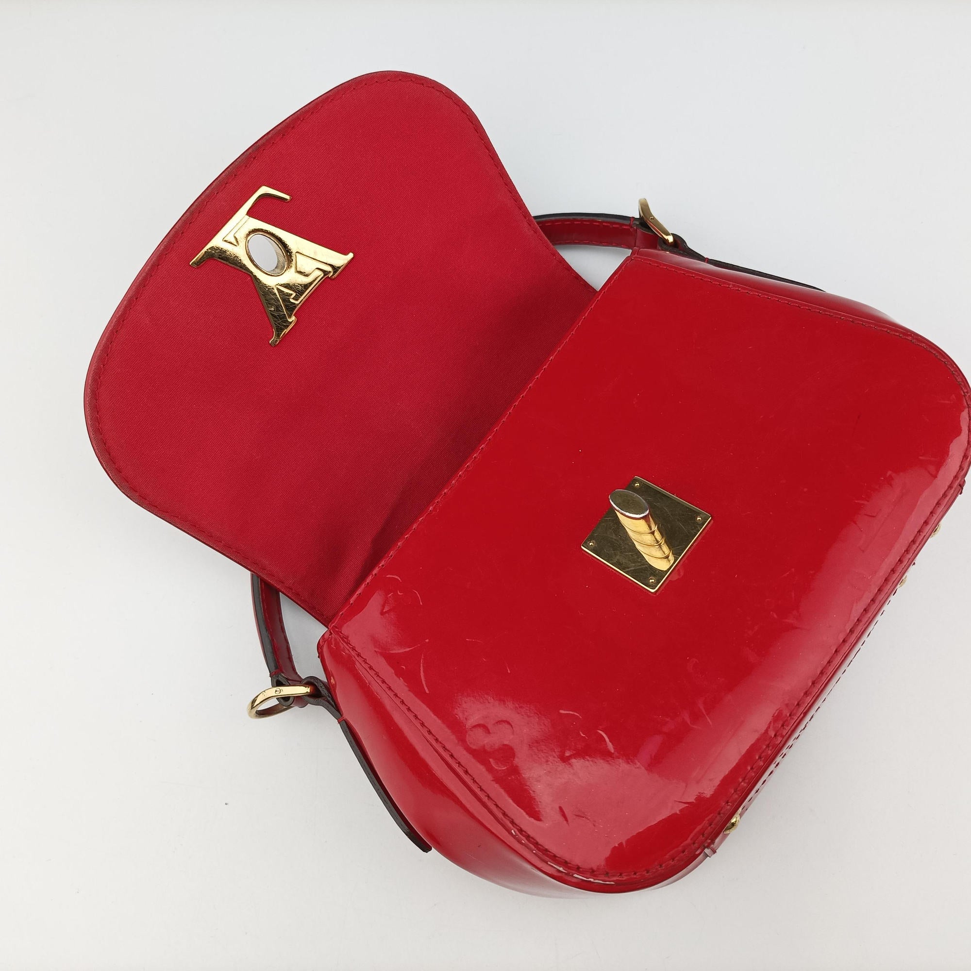 Pre-owned Louis Vuitton PASADENA CERISE Vernis M90944 shoulderbag | stylenewstar