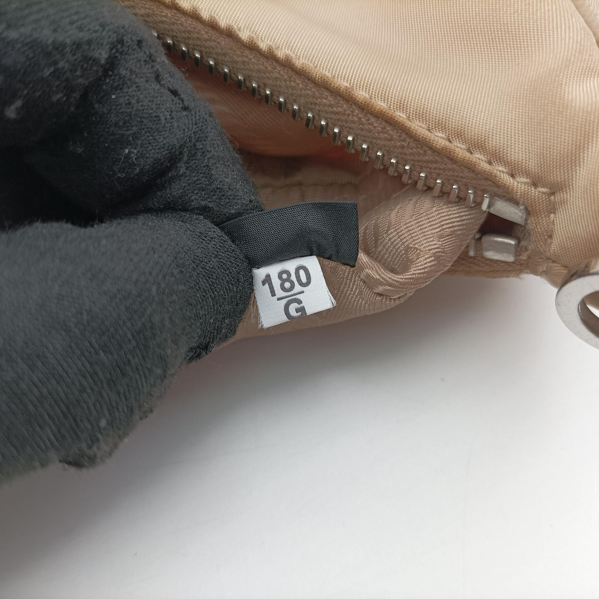 Pre-owned Prada Re-Edition 2005 Re-Nylon Beige nylon 1BH204 shoulderbag | stylenewstar