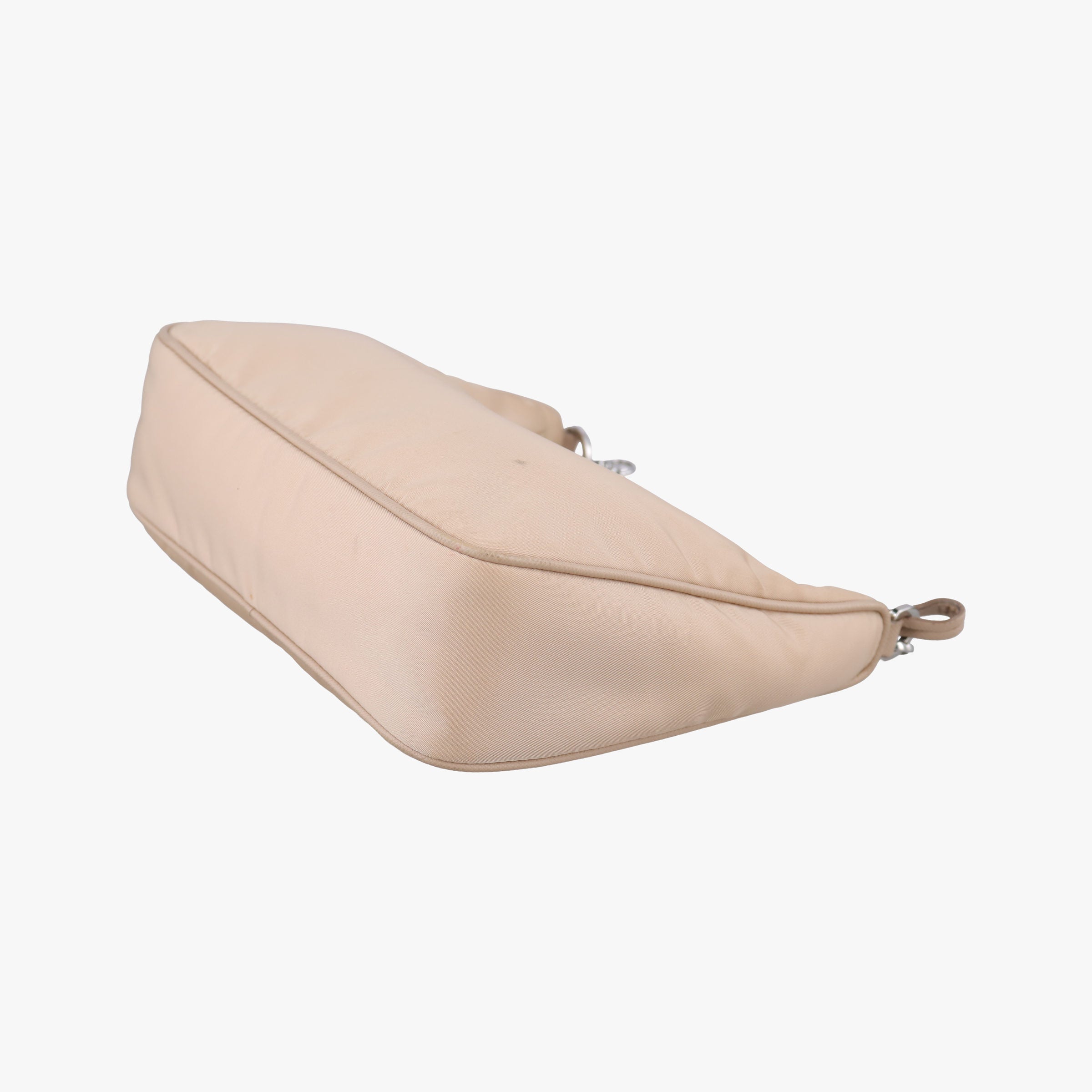 Pre-owned Prada Re-Edition 2005 Re-Nylon Beige nylon 1BH204 shoulderbag | stylenewstar