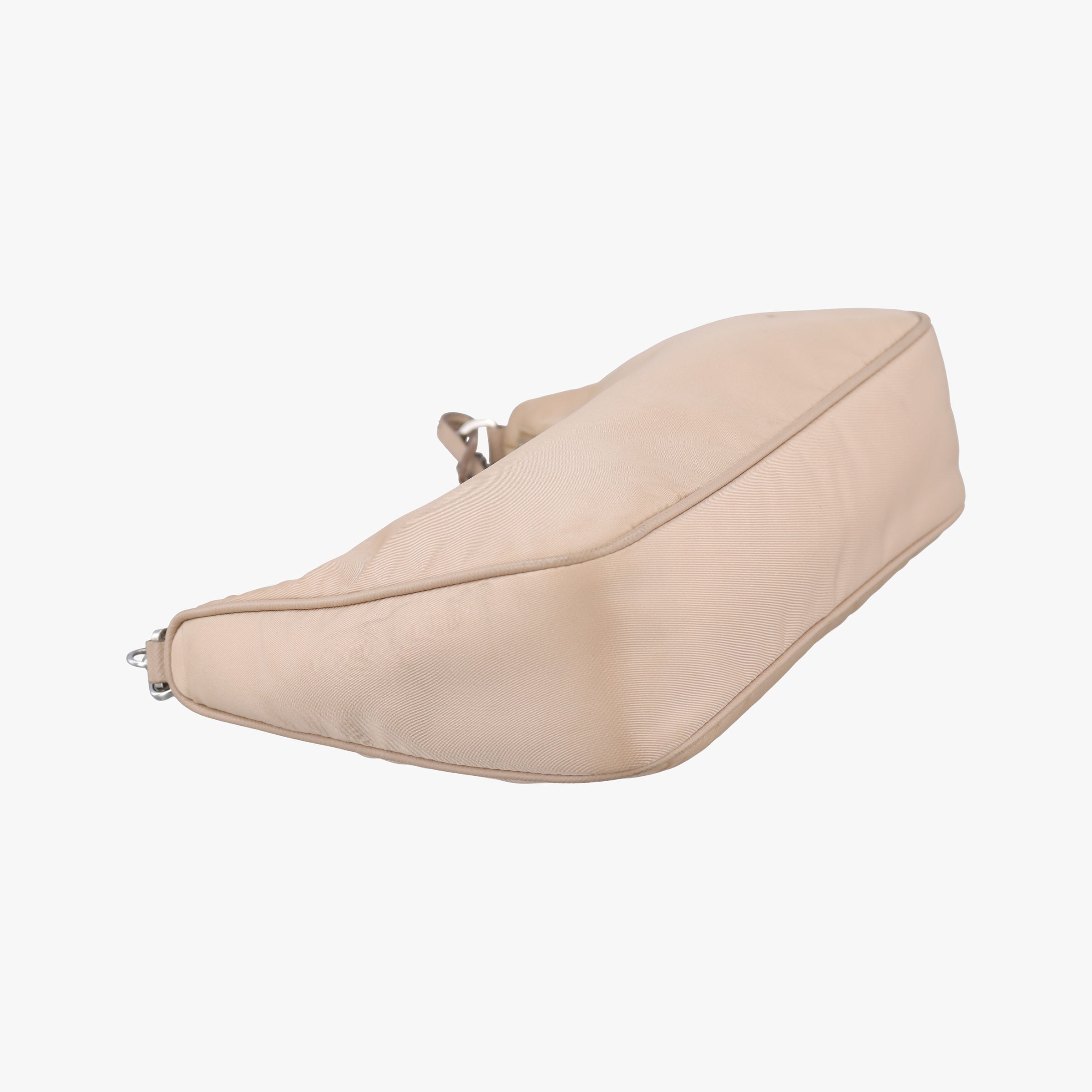 Pre-owned Prada Re-Edition 2005 Re-Nylon Beige nylon 1BH204 shoulderbag | stylenewstar