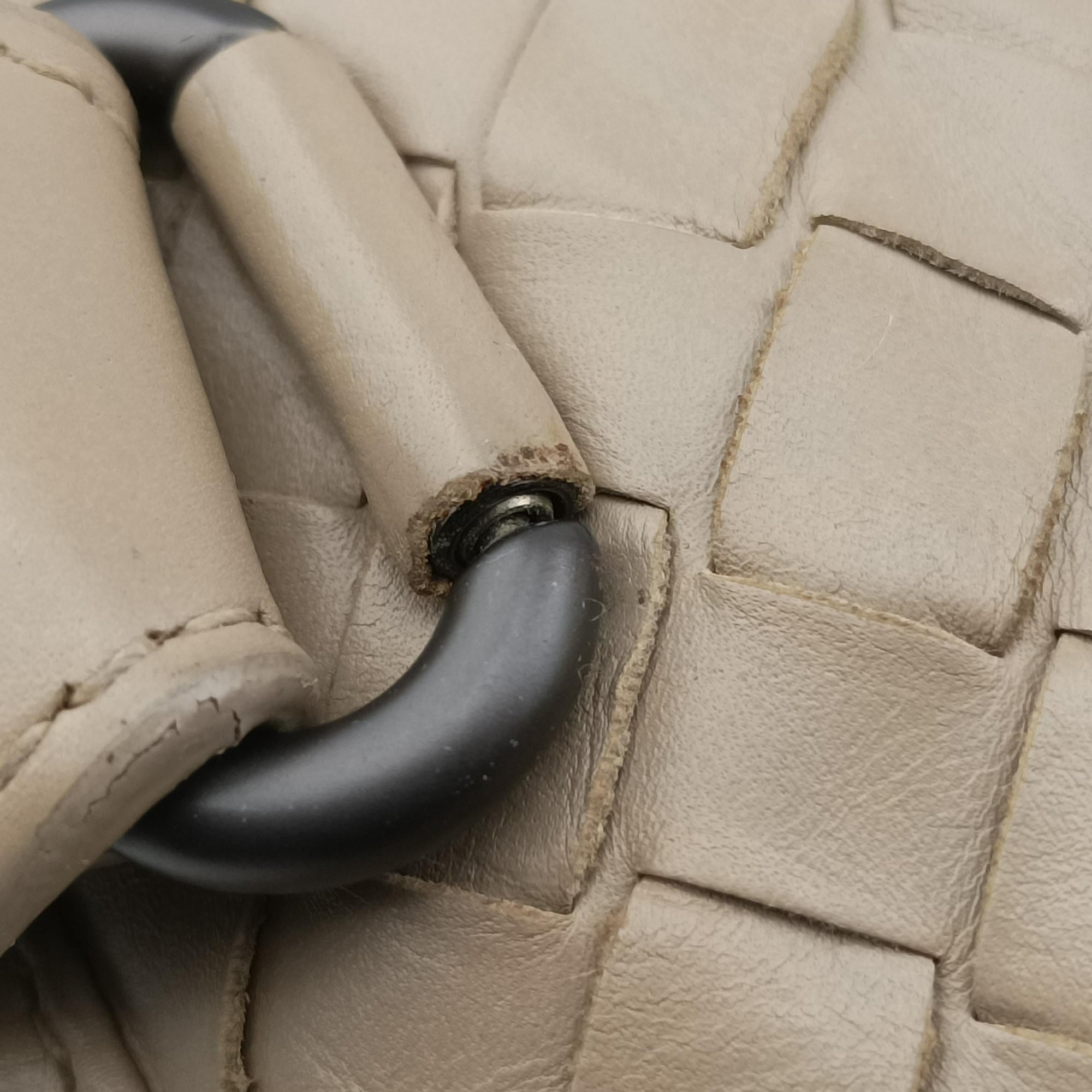 Pre-owned Bottega Veneta Intrecciato Beige lambskin  handbag | stylenewstar