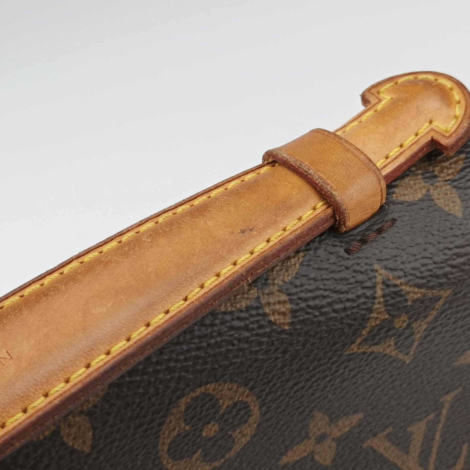 Vintage Louis Vuitton Pochette Metis MM Brown Monogram Canvas M44875 shoulderbag | stylenewstar