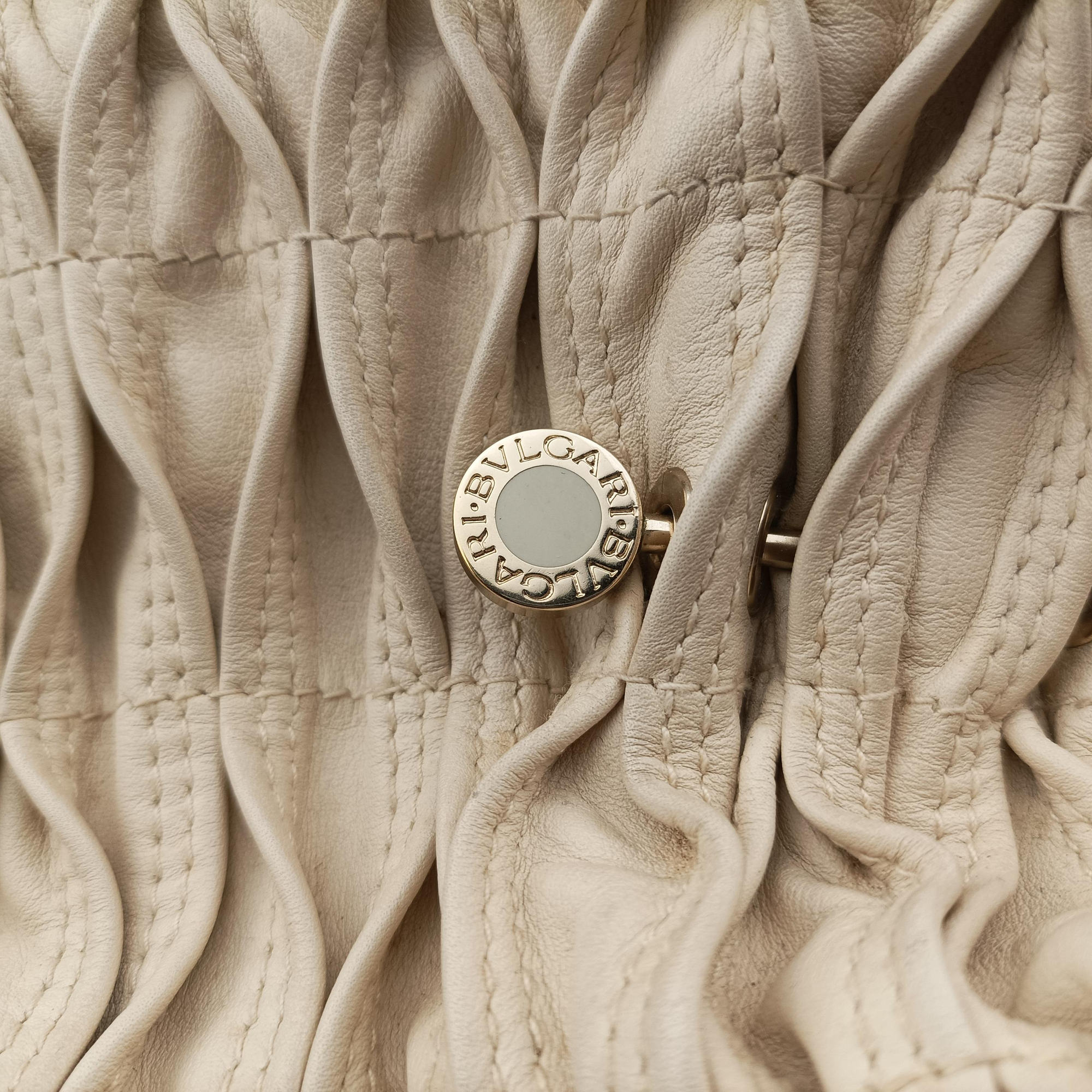 Pre-owned Bvlgari Monete Beige leather  shoulderbag | stylenewstar