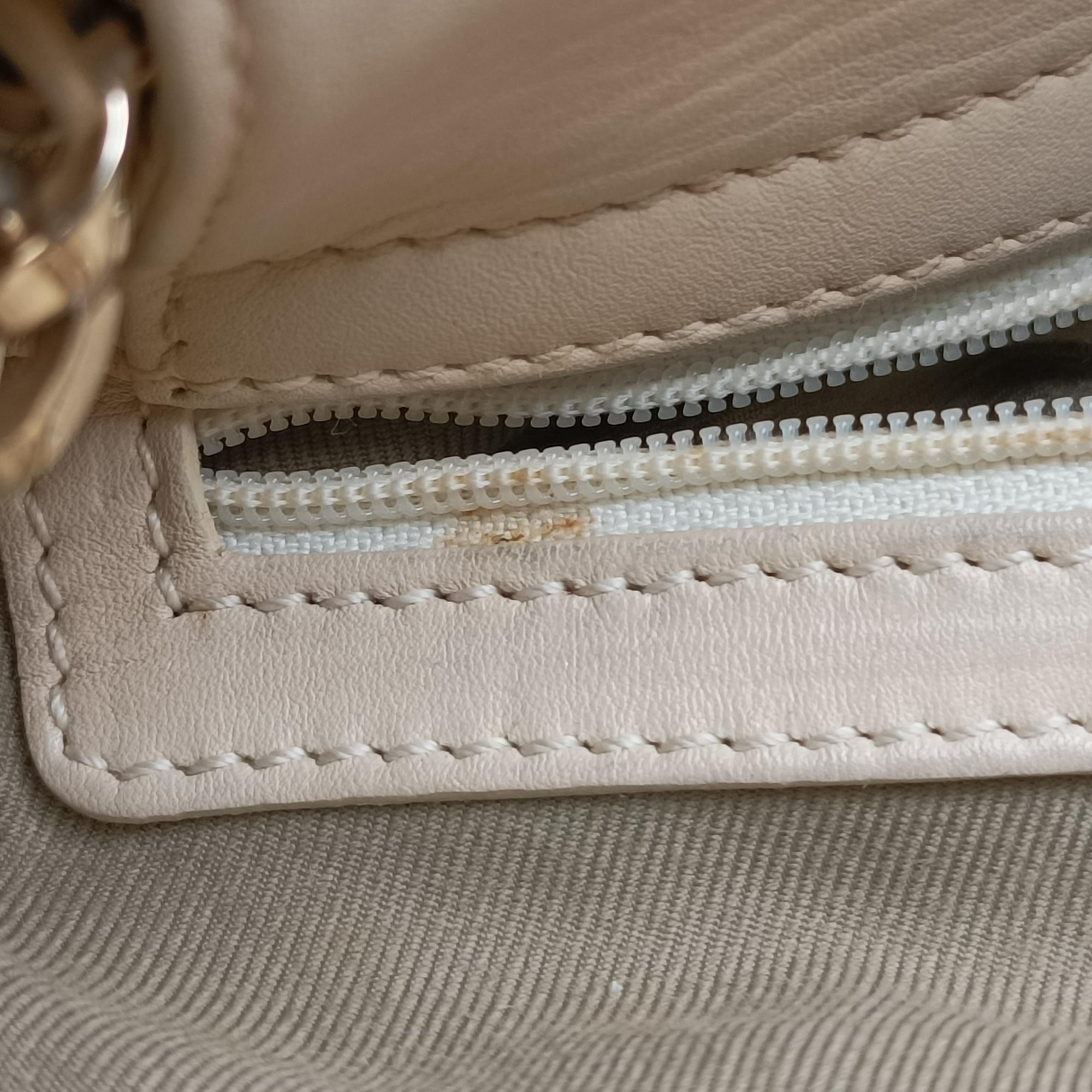 Pre-owned Bvlgari Monete Beige leather  shoulderbag | stylenewstar