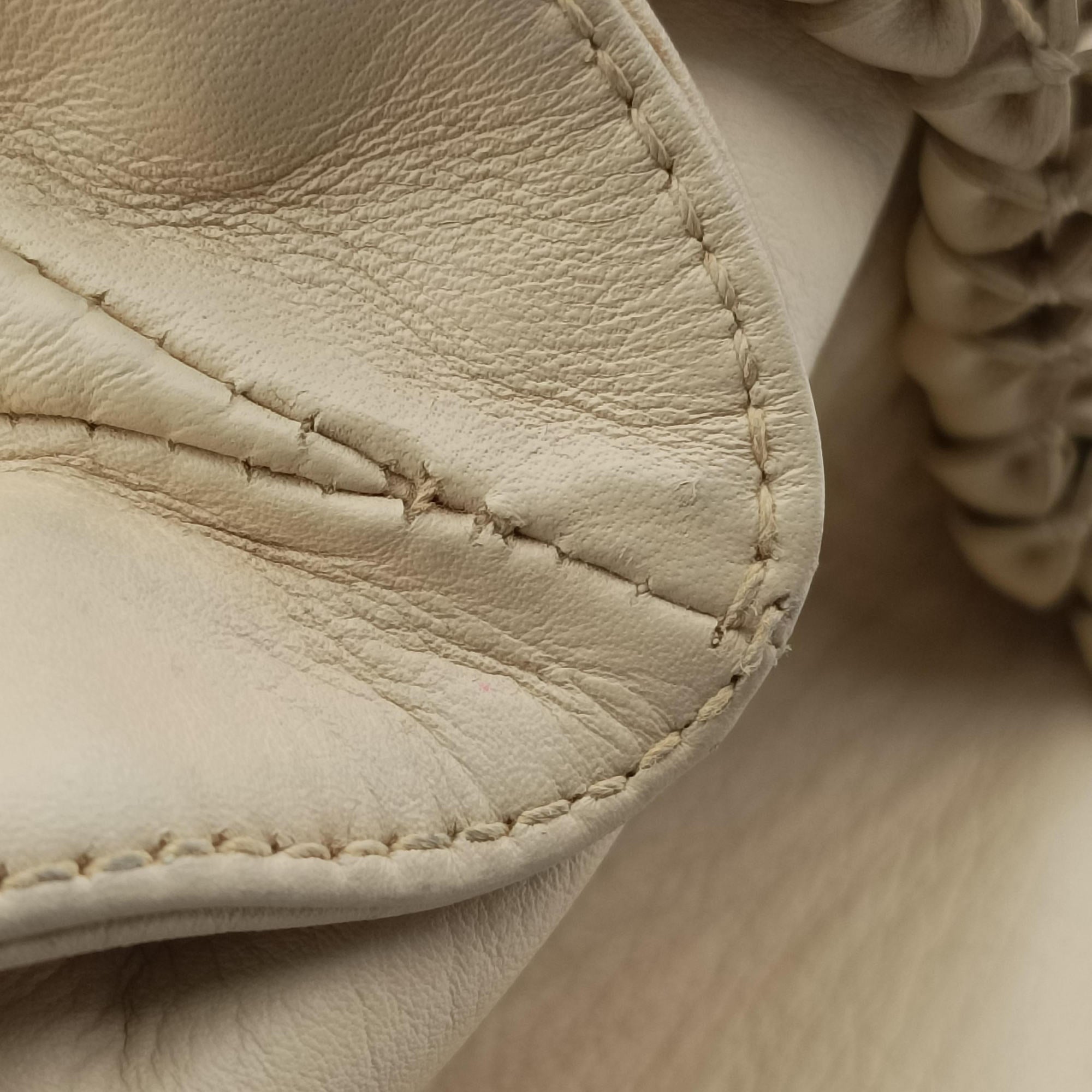 Pre-owned Bvlgari Monete Beige leather  shoulderbag | stylenewstar