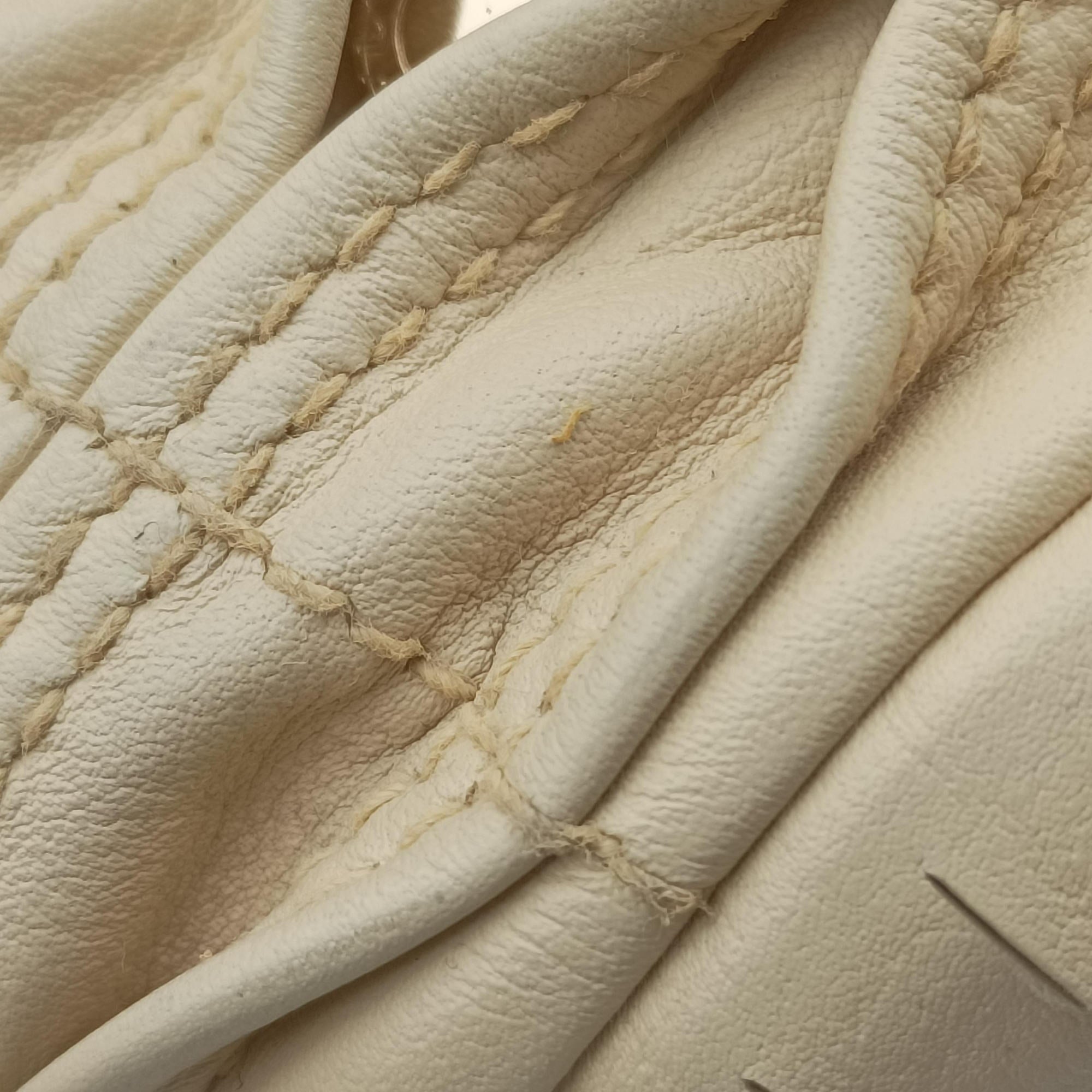 Pre-owned Bvlgari Monete Beige leather  shoulderbag | stylenewstar