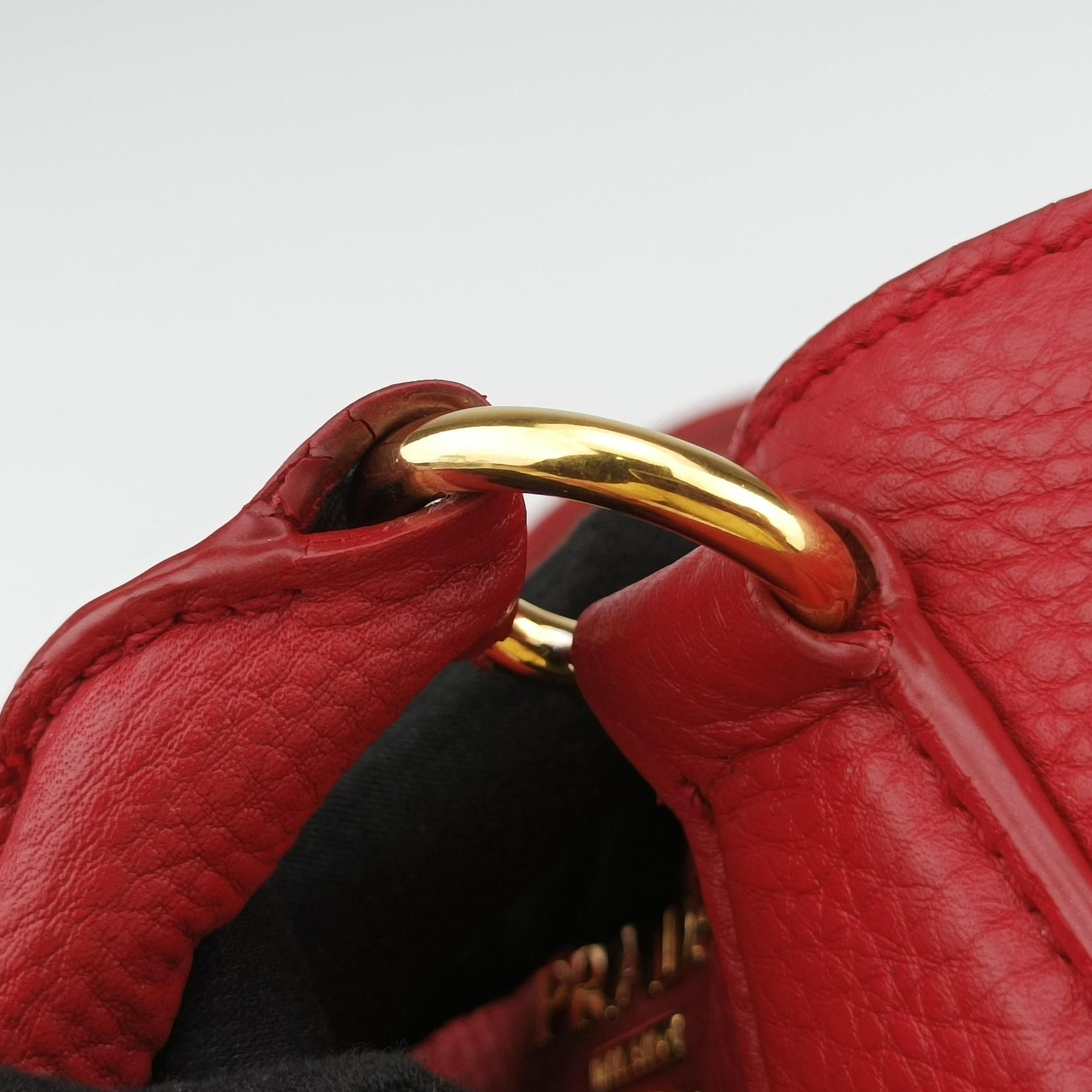Secondhand Prada Vitello Daino Top Handle Red Leather BN2420 handbag | stylenewstar