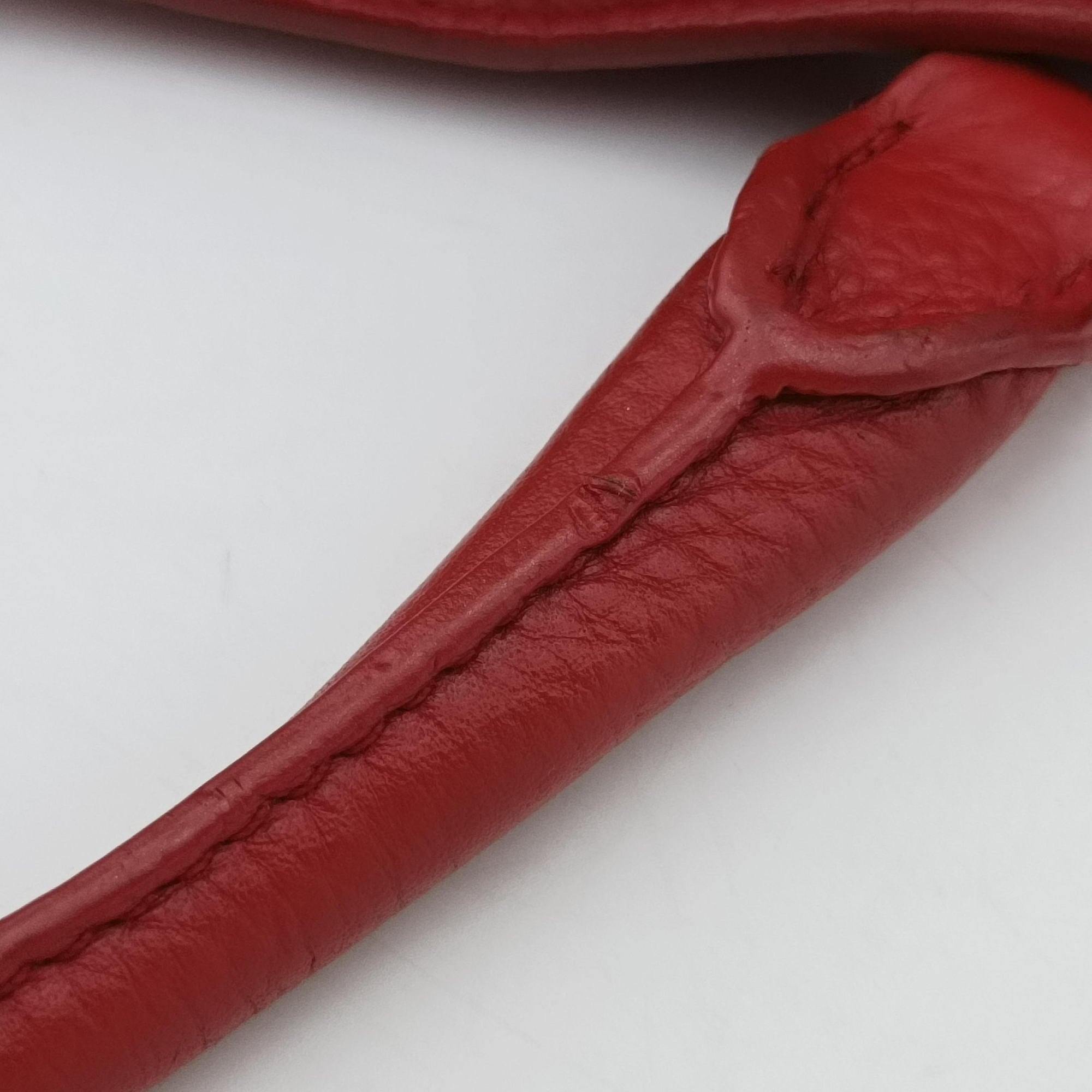 Secondhand Prada Vitello Daino Top Handle Red Leather BN2420 handbag | stylenewstar