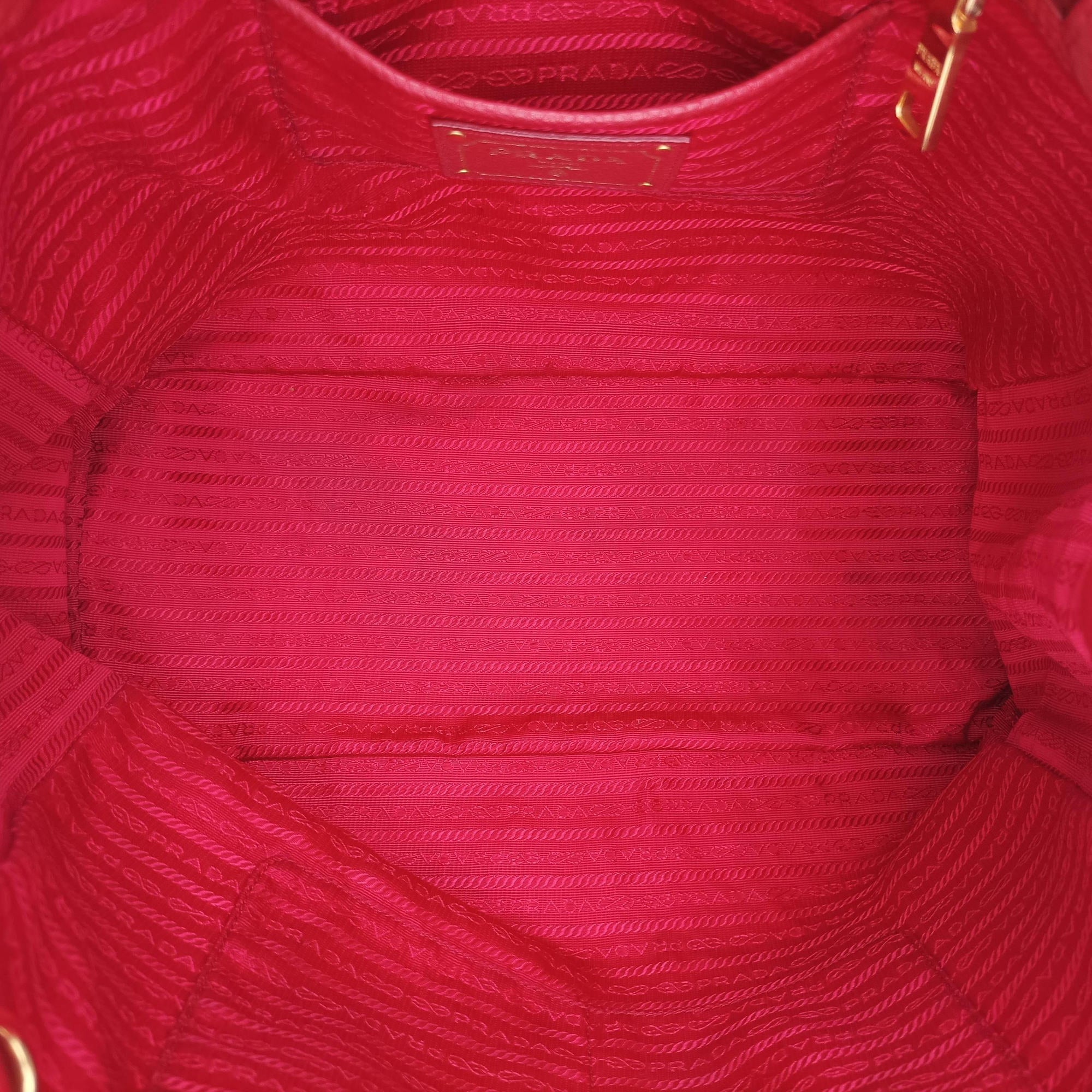 Secondhand Prada Vitello Daino Top Handle Red Leather BN2420 handbag | stylenewstar