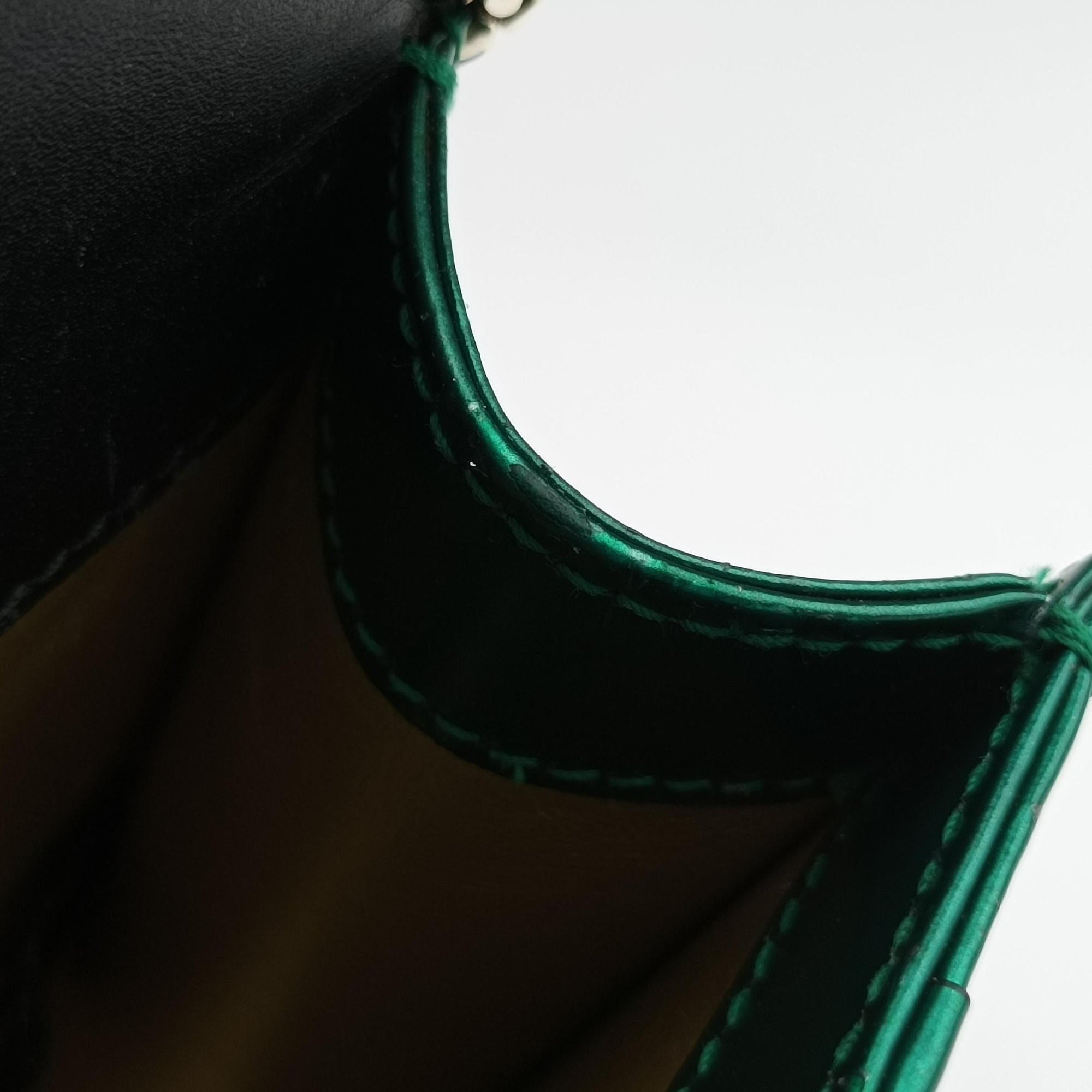 Pre-owned Bvlgari Serpenti Forever Green enamel  shoulderbag | stylenewstar