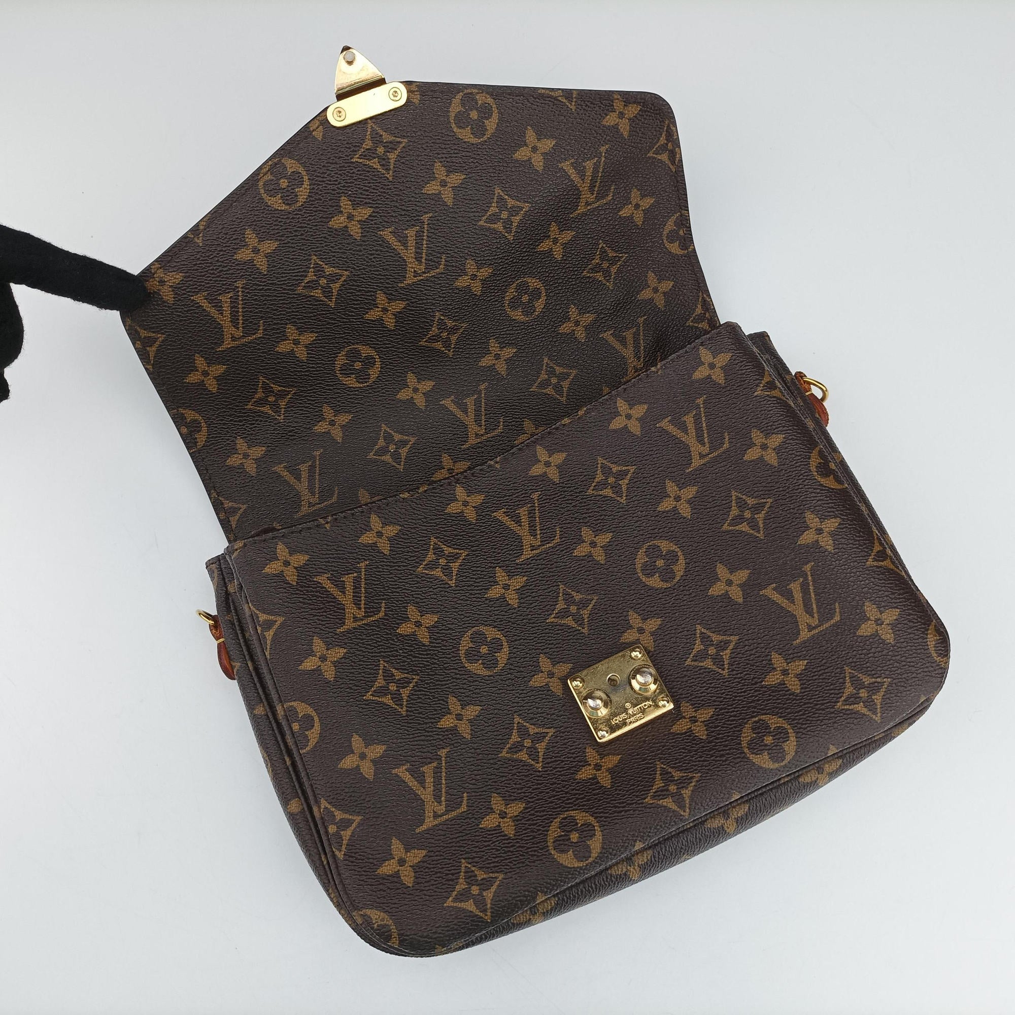 Vintage Louis Vuitton Pochette Metis MM Brown Monogram Canvas M44875 shoulderbag | stylenewstar