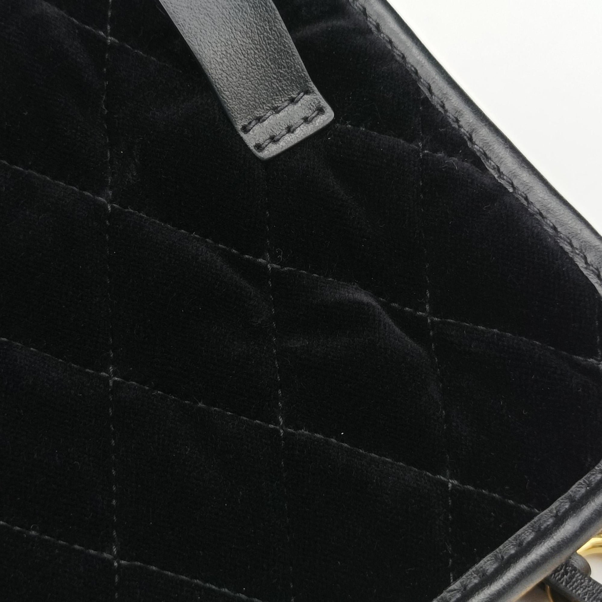 Vintage Prada Impuntu Velluto Corsaire Black Velvet×Calf Leather  bum bag/waist bag | stylenewstar