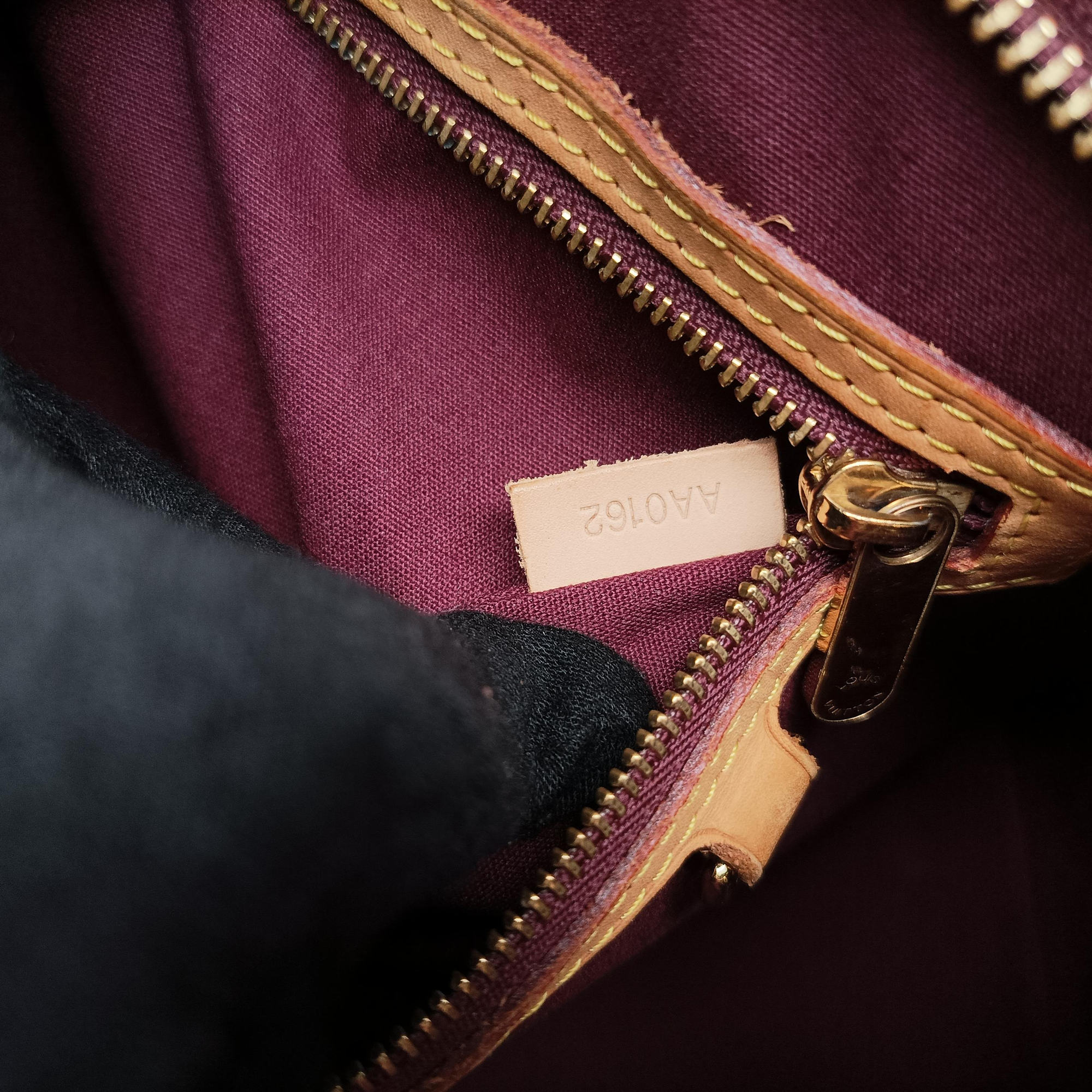 Vintage Louis Vuitton Brea MM ROUGE FAUVISTE Vernis M91690 shoulderbag | stylenewstar