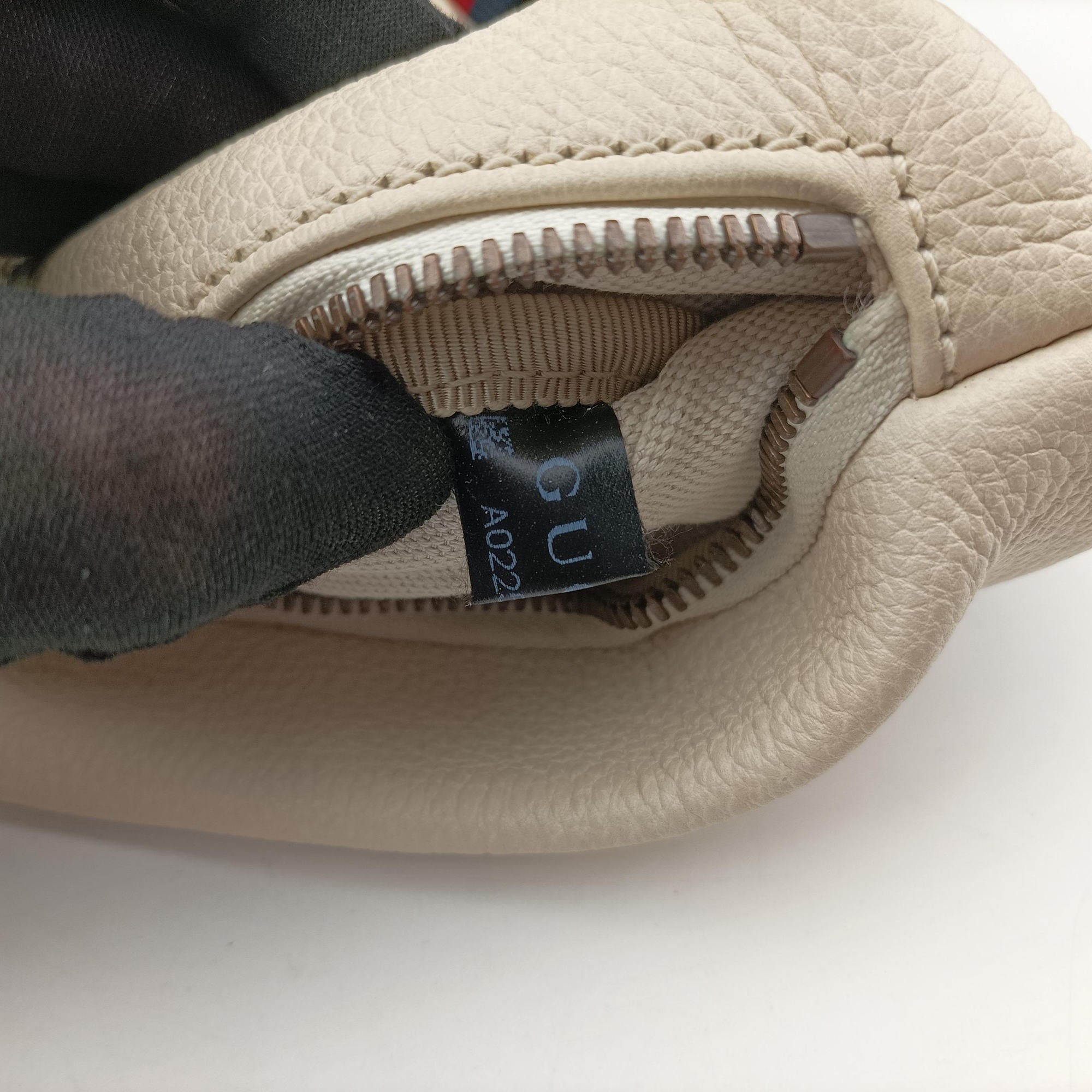 Secondhand Gucci Print White Leather 493869 bum bag/waist bag | stylenewstar