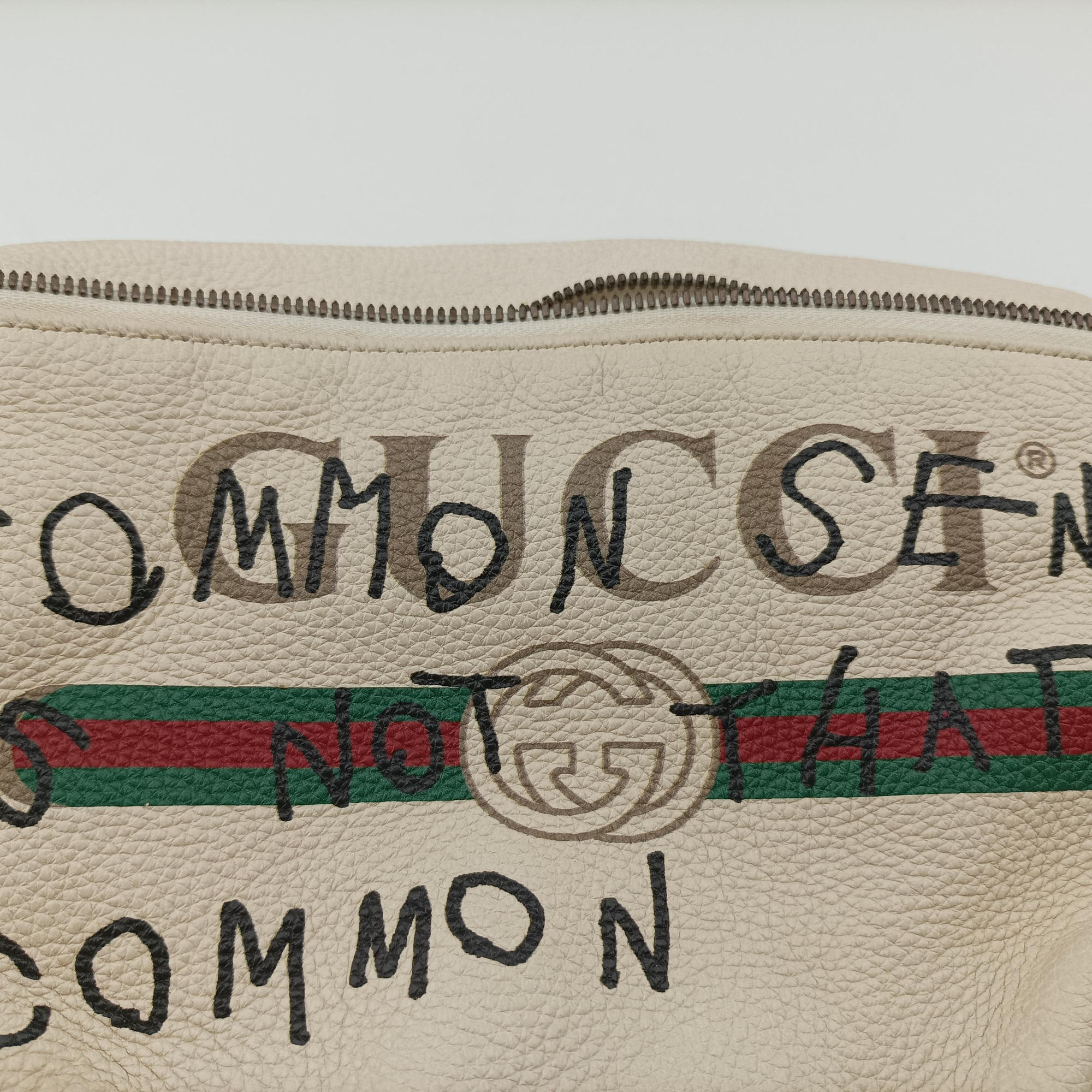 Secondhand Gucci Print White Leather 493869 bum bag/waist bag | stylenewstar