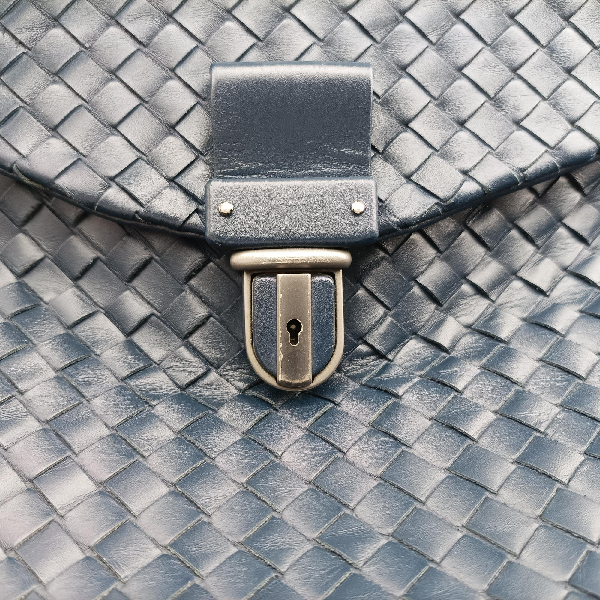 Vintage Bottega Veneta Intrecciato Navy lambskin  handbag | stylenewstar