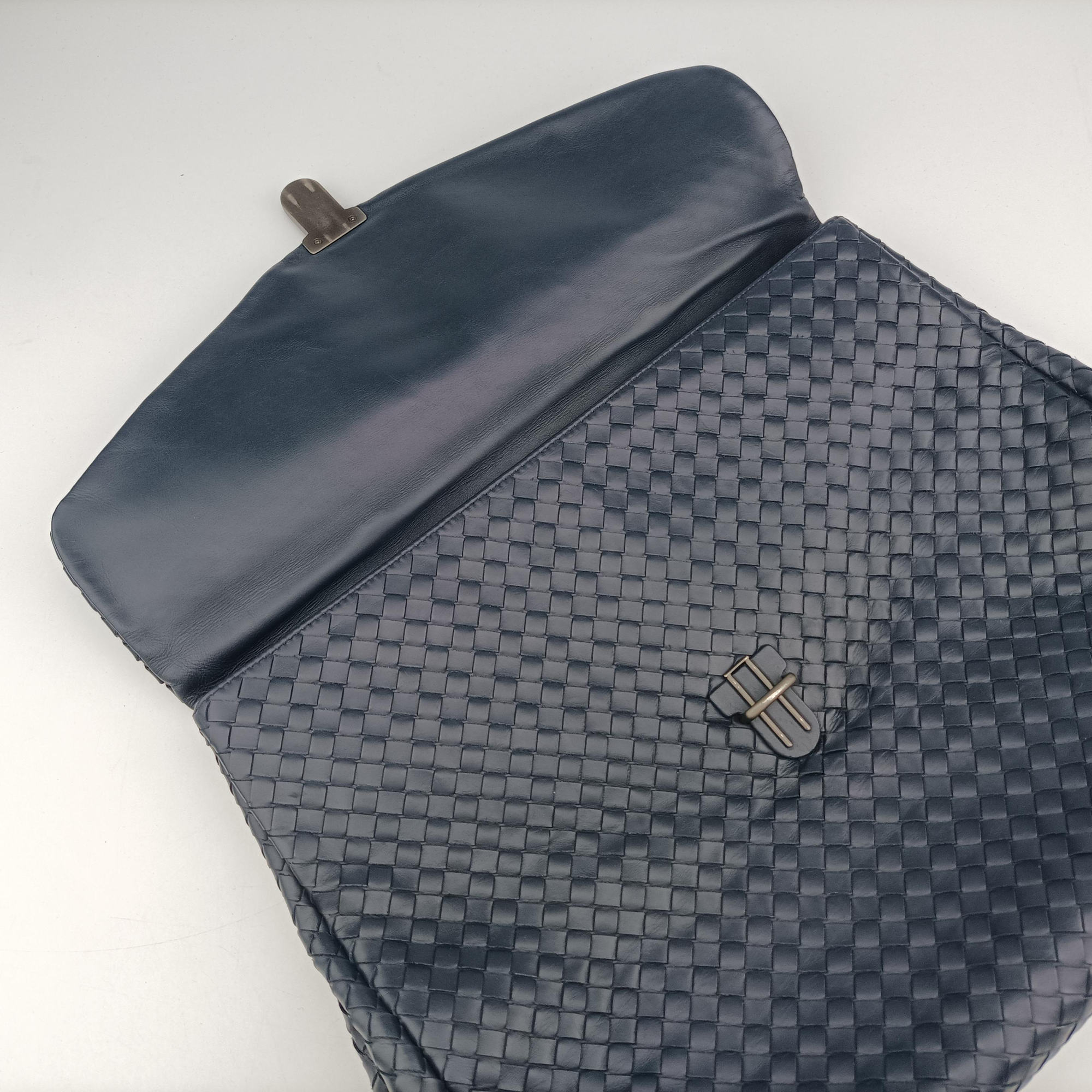 Vintage Bottega Veneta Intrecciato Navy lambskin  handbag | stylenewstar