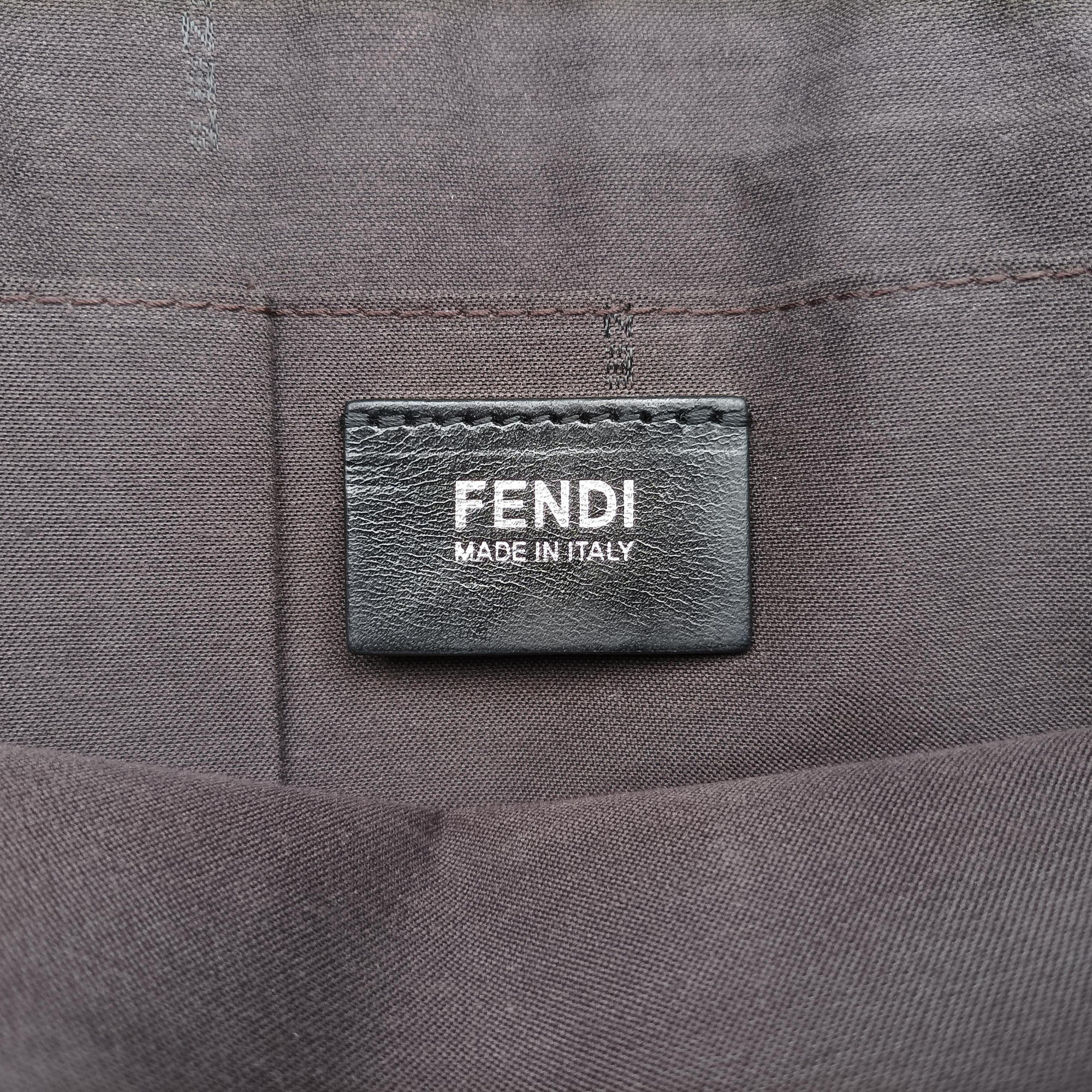 Vintage Fendi Zucca Grey leather 7VA195 shoulderbag | stylenewstar