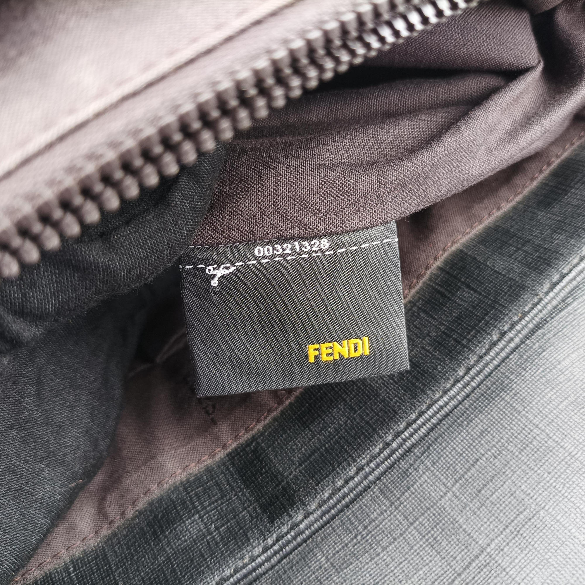 Vintage Fendi Zucca Grey leather 7VA195 shoulderbag | stylenewstar