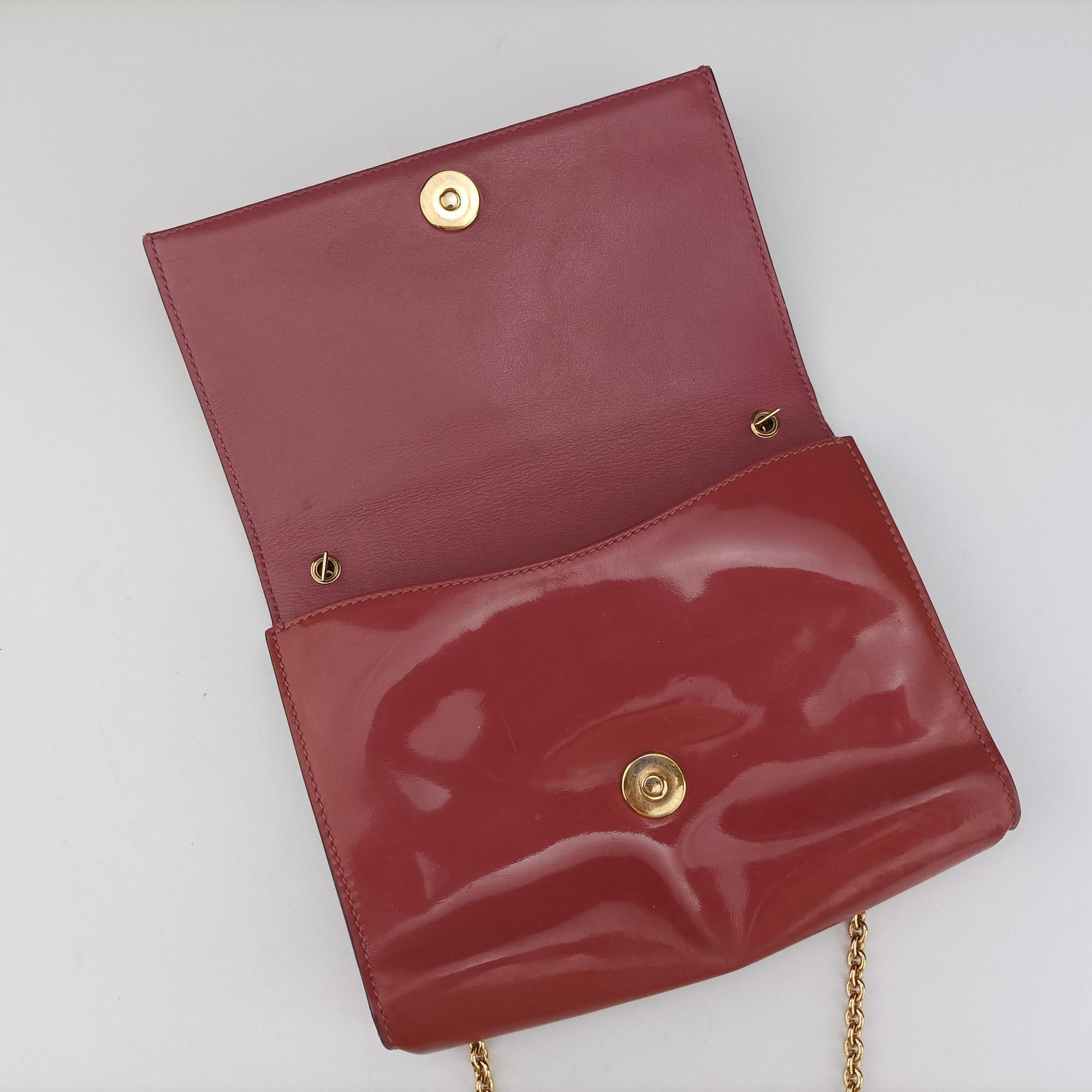 Pre-owned Ferragamo Ginny Vara Red Leather  shoulderbag | stylenewstar