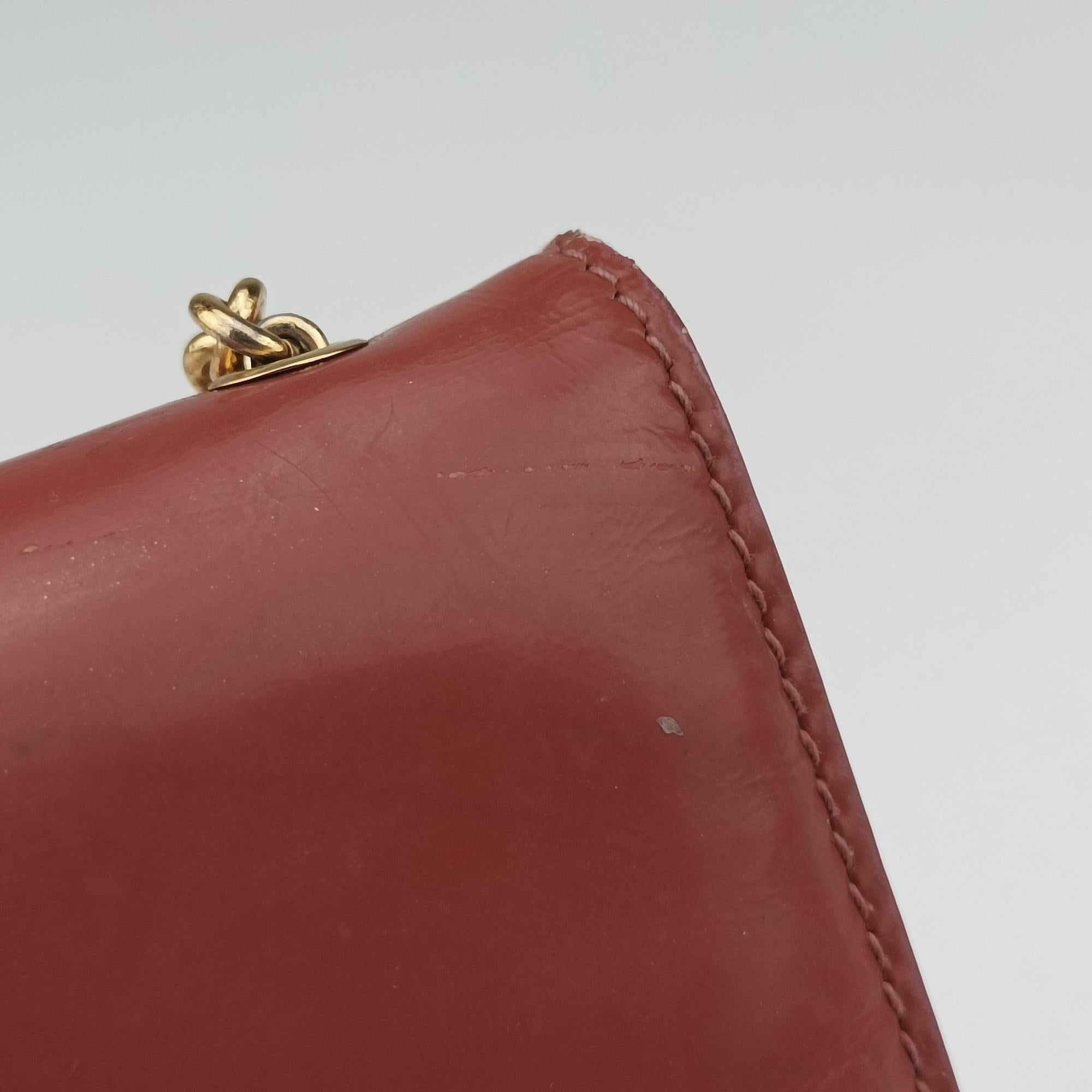 Pre-owned Ferragamo Ginny Vara Red Leather  shoulderbag | stylenewstar