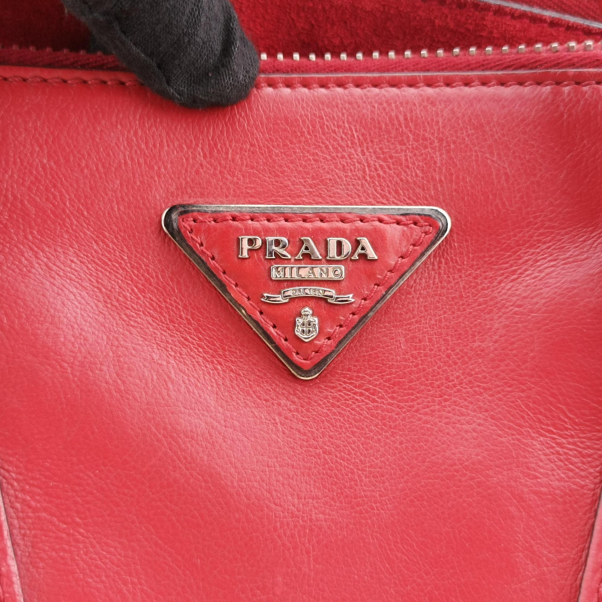 Pre-owned Prada Twin Pocket Winged Tote Red Leather BN2619 handbag | stylenewstar