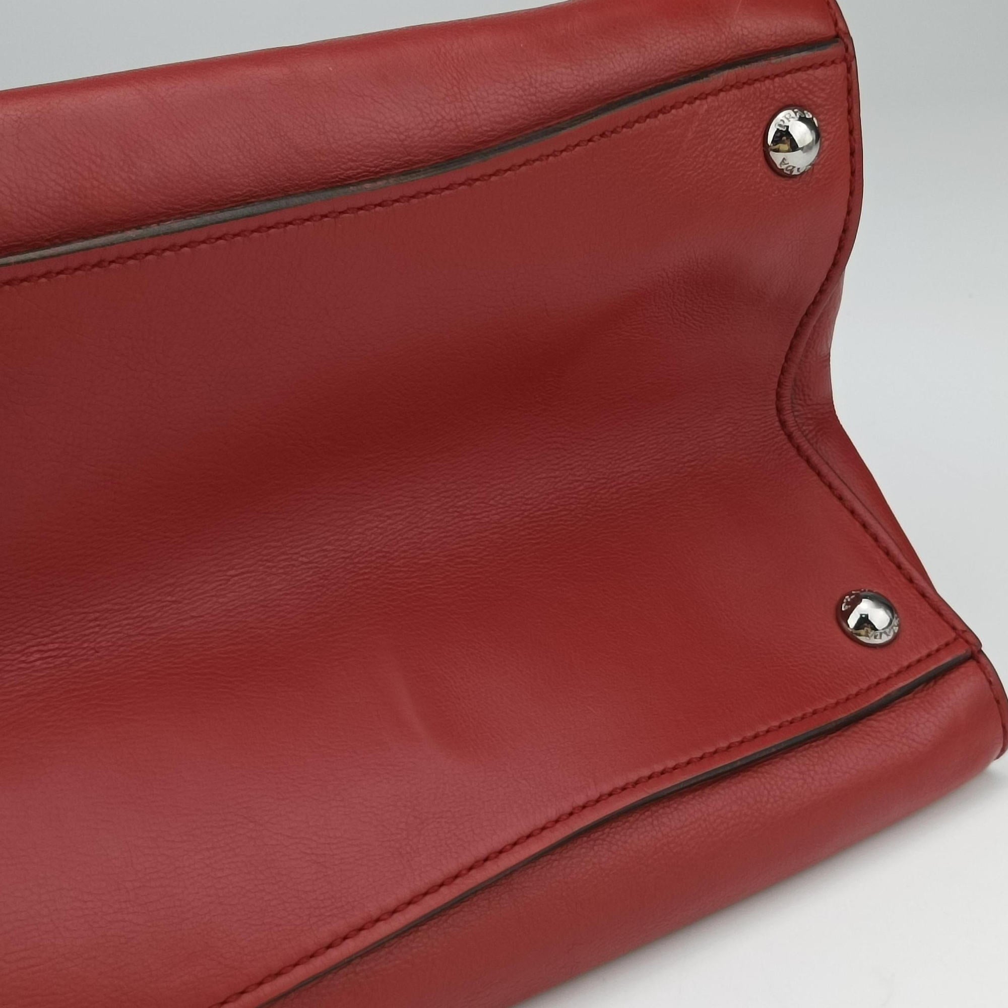 Pre-owned Prada Twin Pocket Winged Tote Red Leather BN2619 handbag | stylenewstar