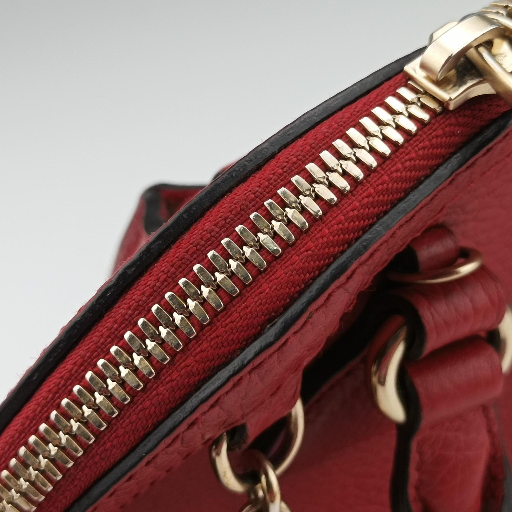 Secondhand Gucci Interlocking G charm Dome Red Leather 449661 handbag | stylenewstar