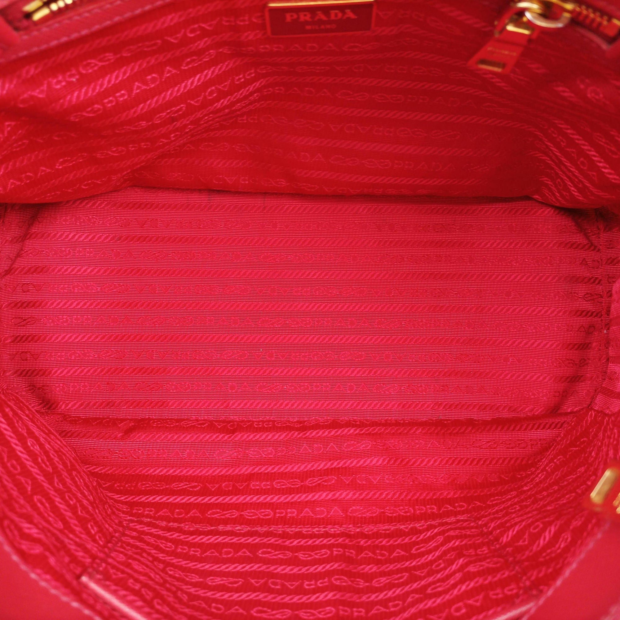 Vintage Prada Galleria Red SAFFIANO Leather BN1786 shoulderbag | stylenewstar