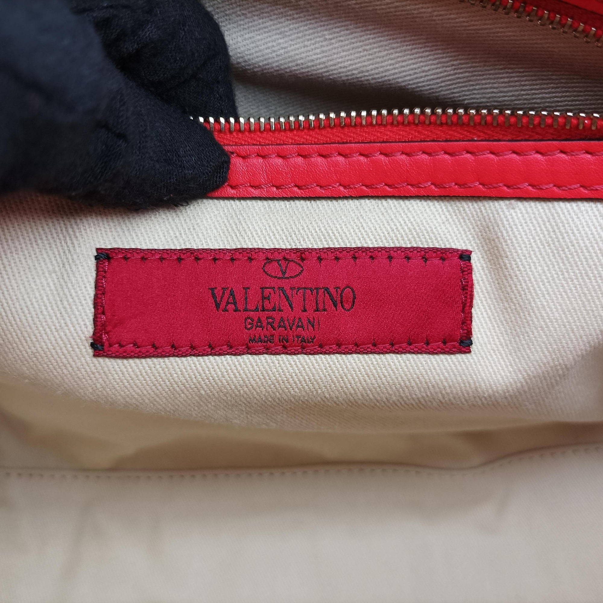 Pre-owned Valentino Rockstud Red Leather  shoulderbag | stylenewstar