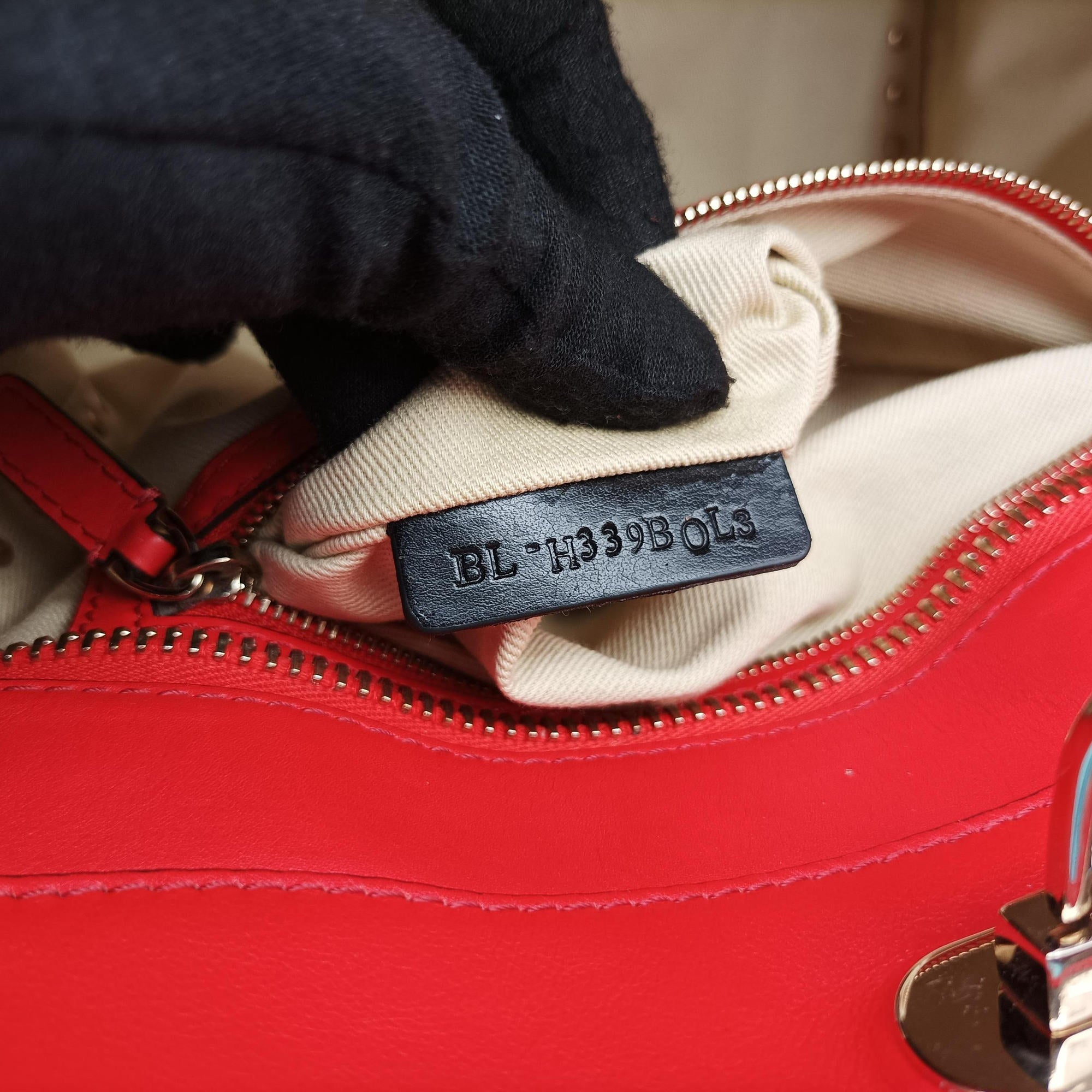 Pre-owned Valentino Rockstud Red Leather  shoulderbag | stylenewstar